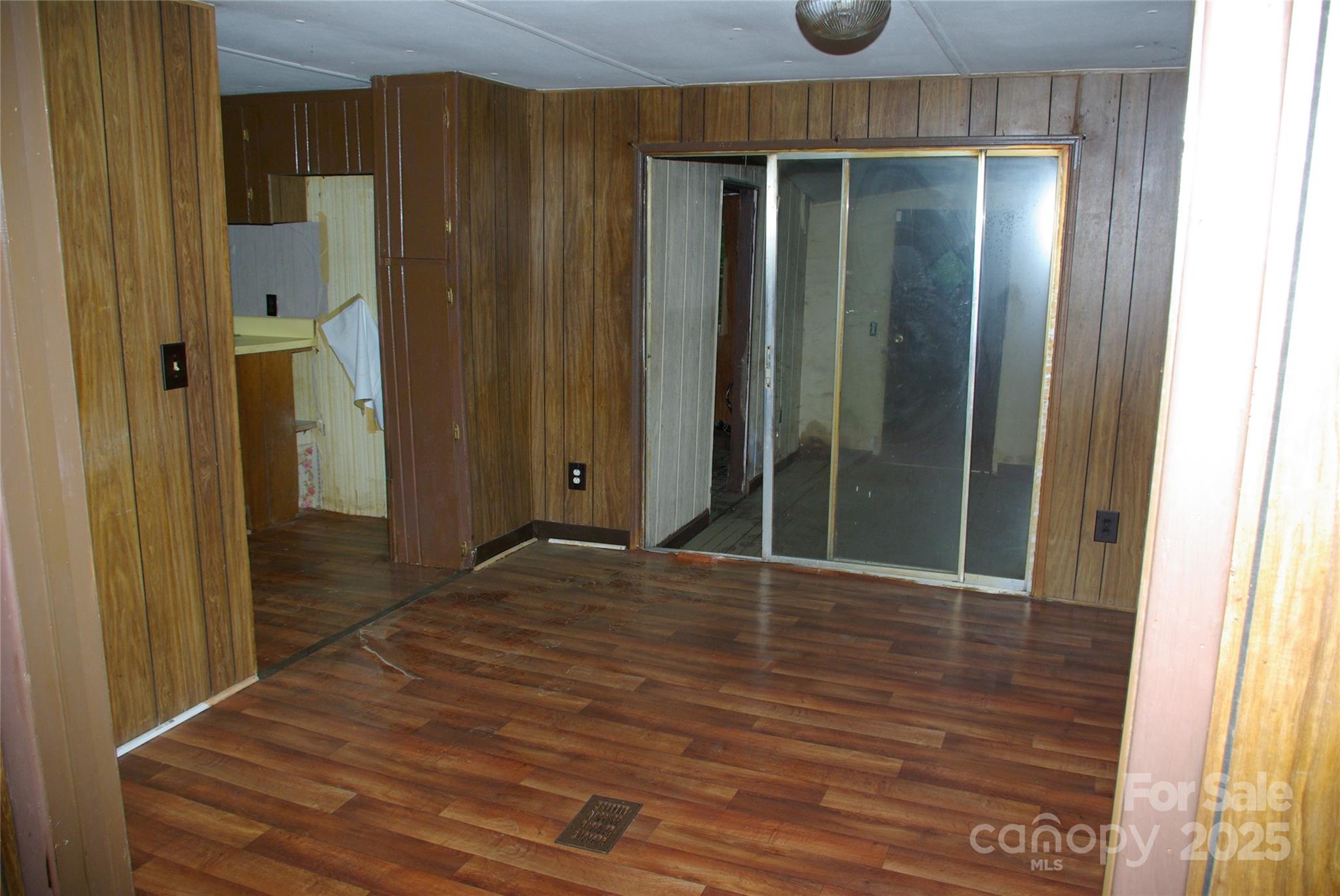 3225 Sawmill Road — Hickory Grove