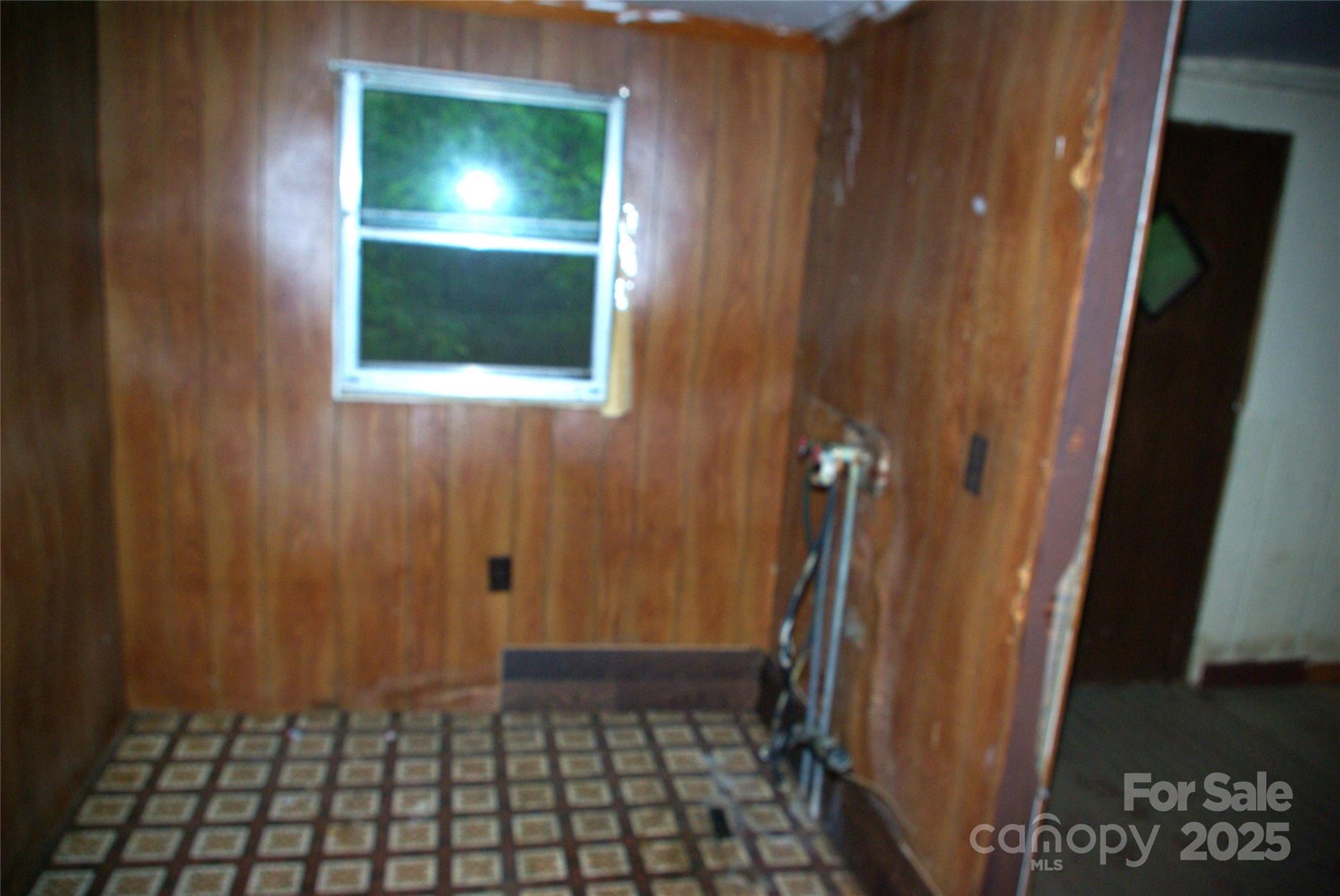 3225 Sawmill Road — Hickory Grove