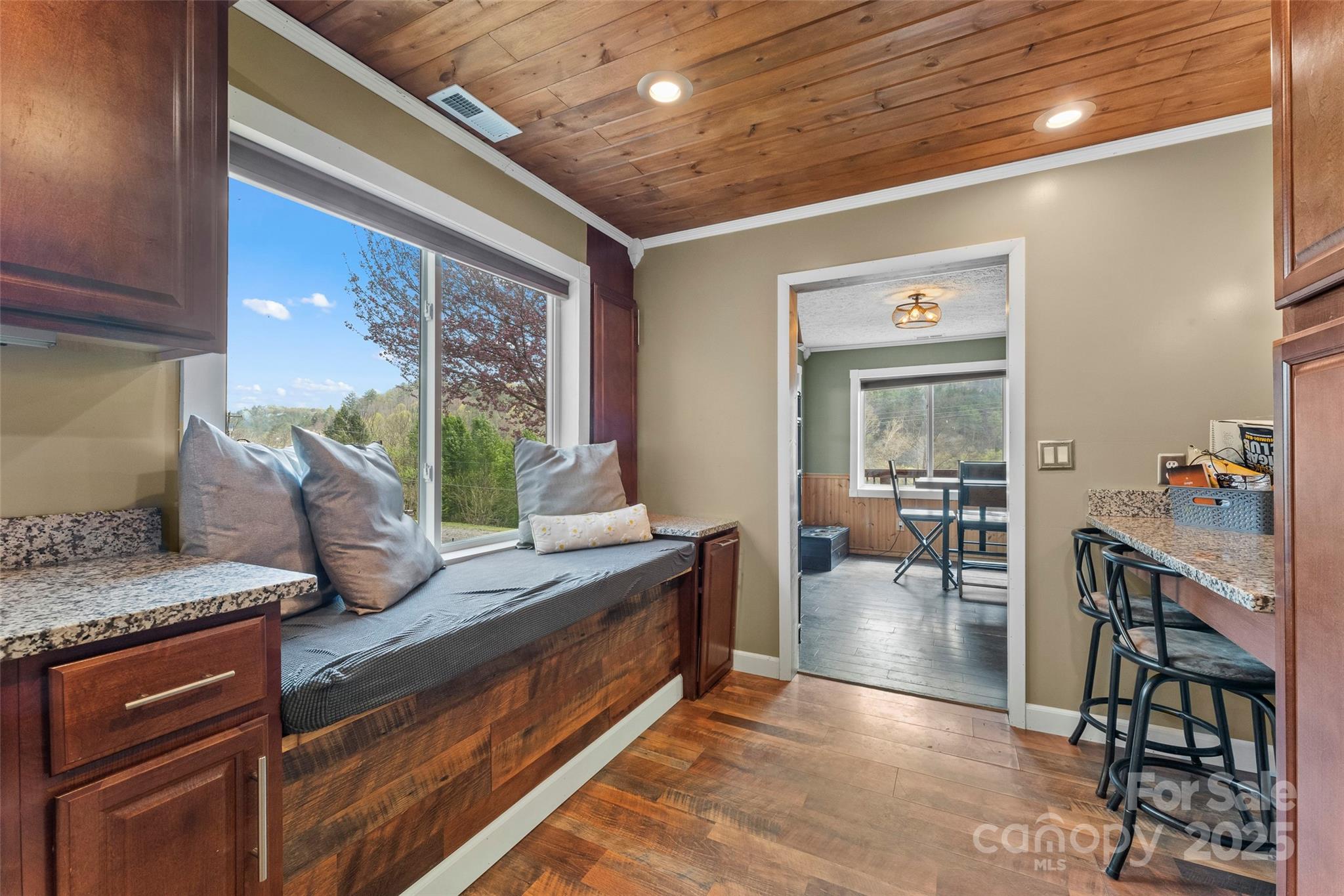 3610 Collettsville Road — Lenoir