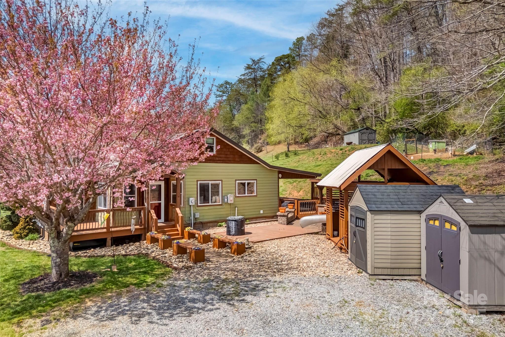 3610 Collettsville Road — Lenoir