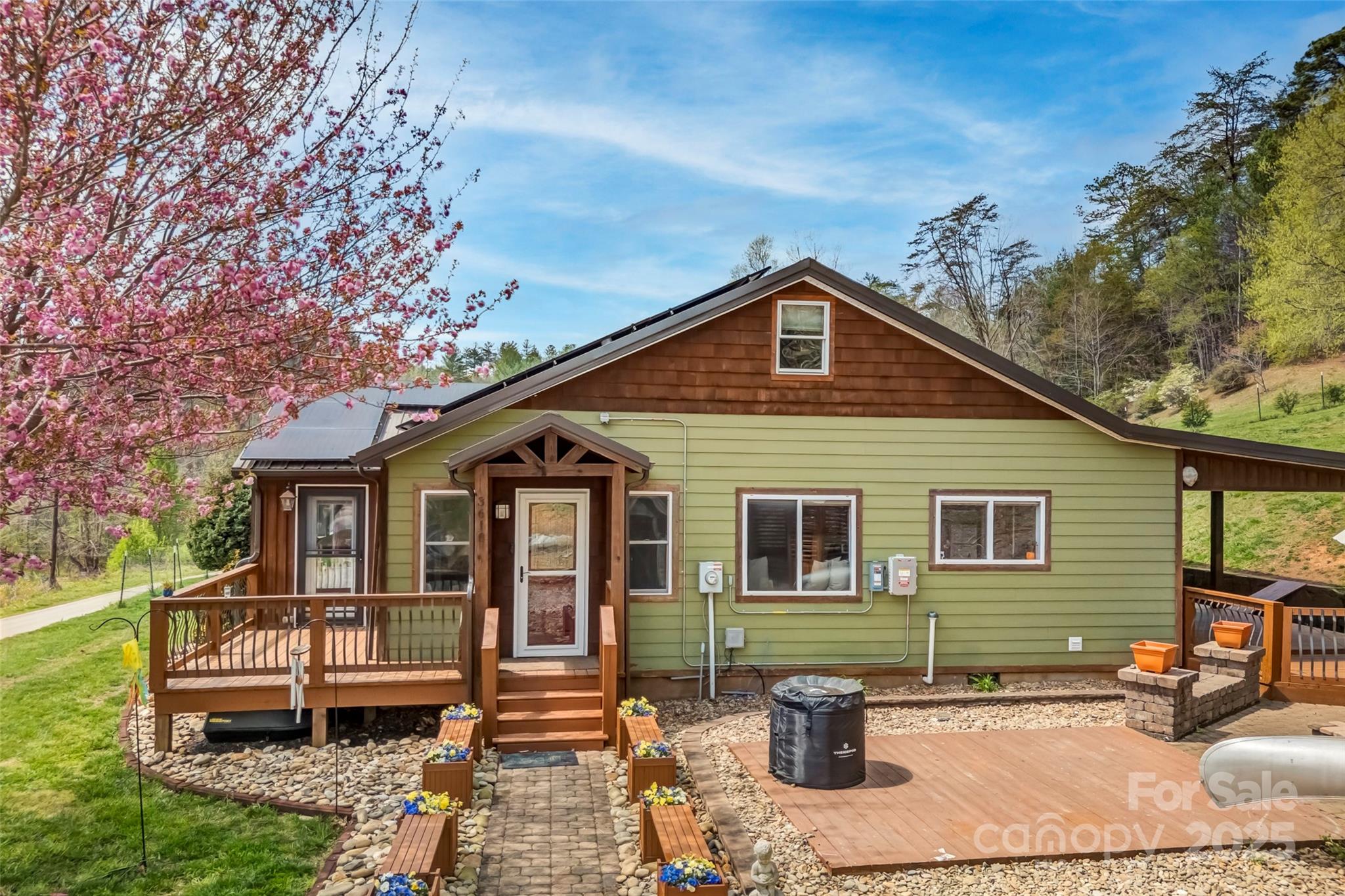 3610 Collettsville Road — Lenoir