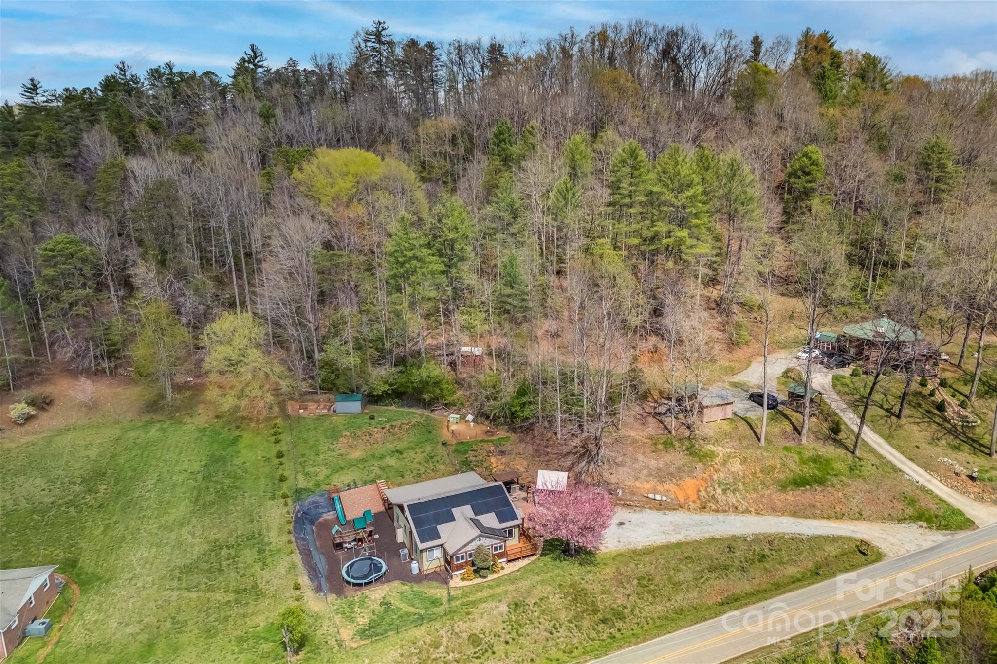 3610 Collettsville Road — Lenoir