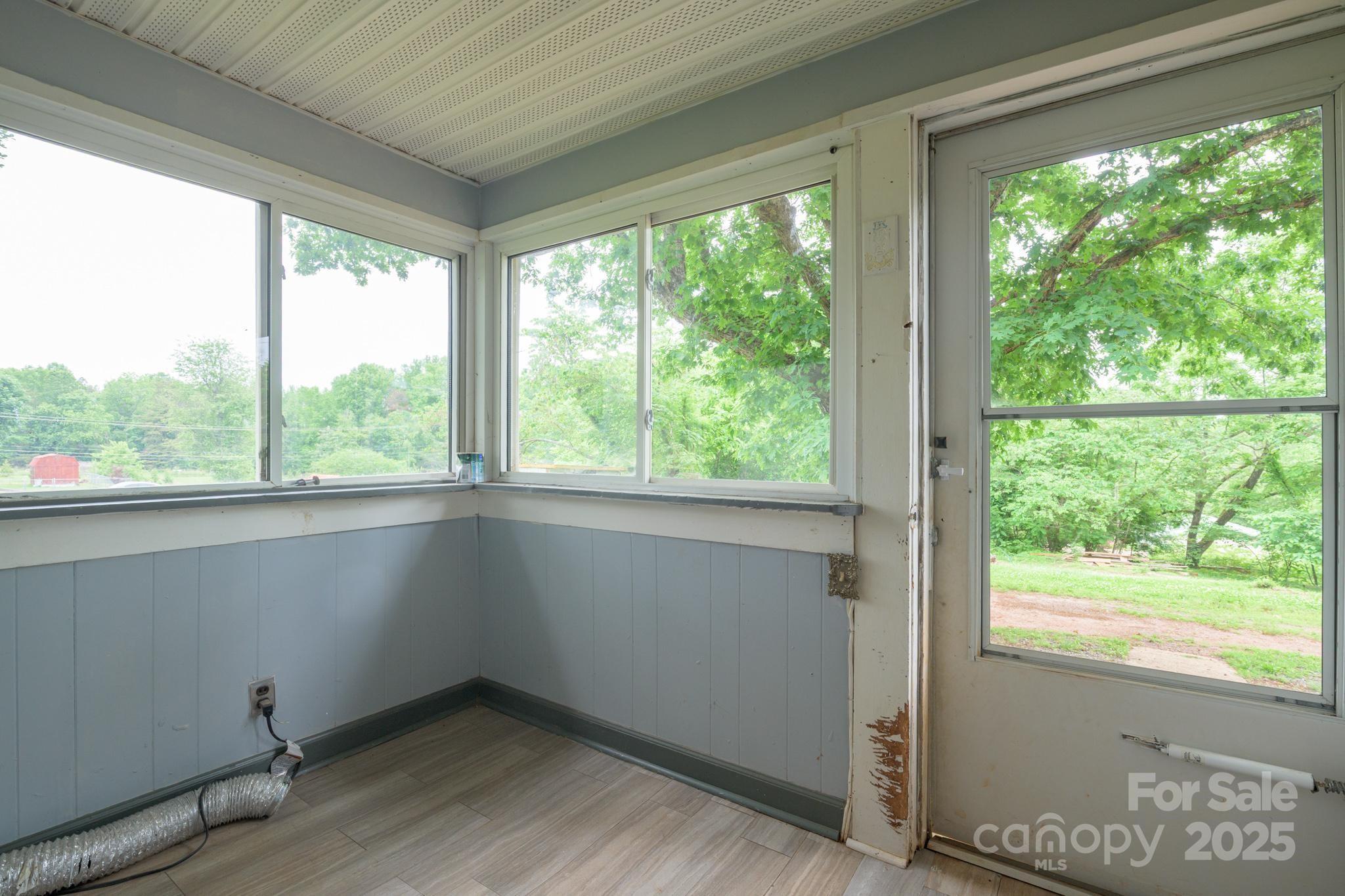 4098 S Nc Hwy 127 Highway — Hickory