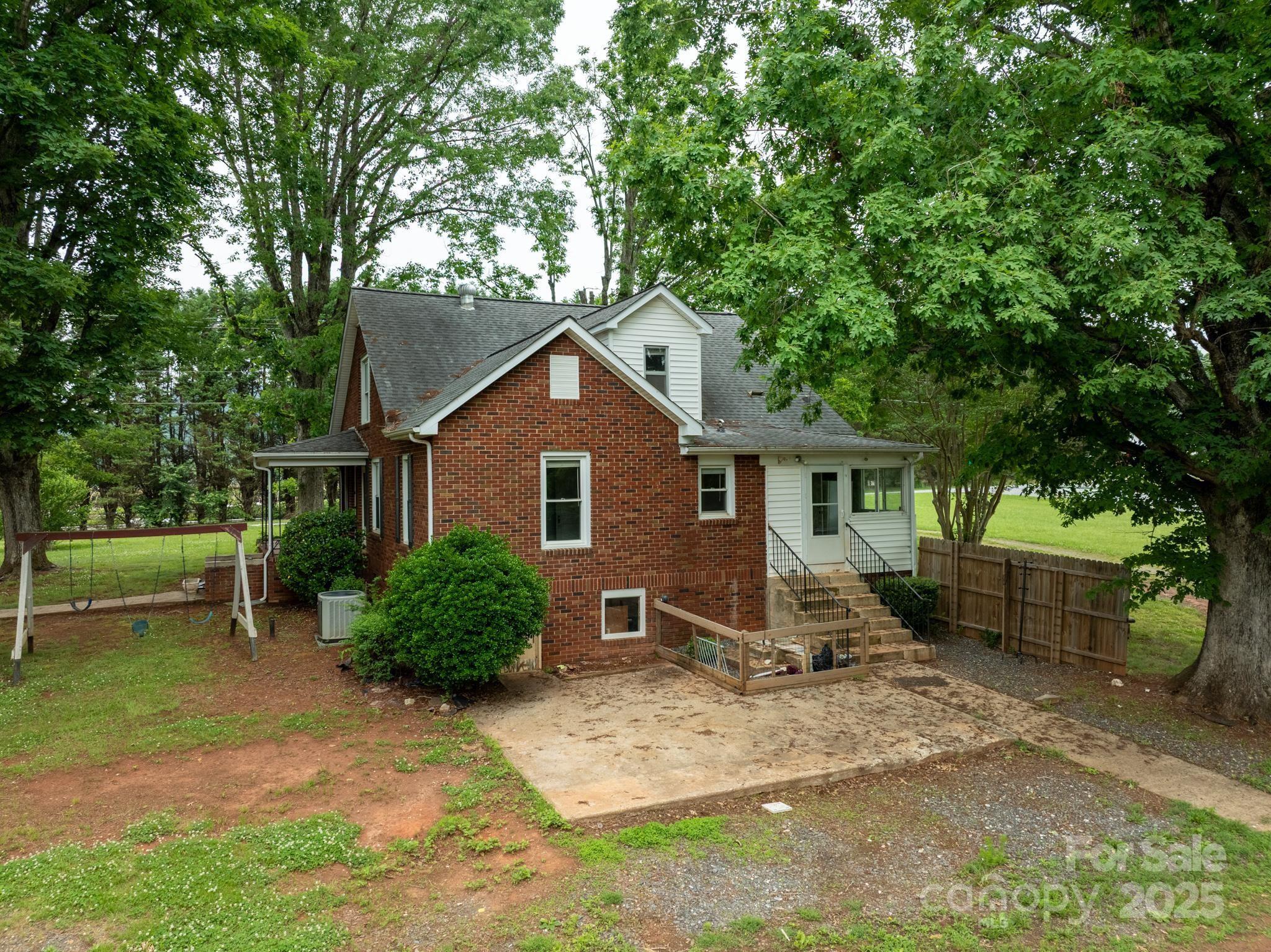 4098 S Nc Hwy 127 Highway — Hickory