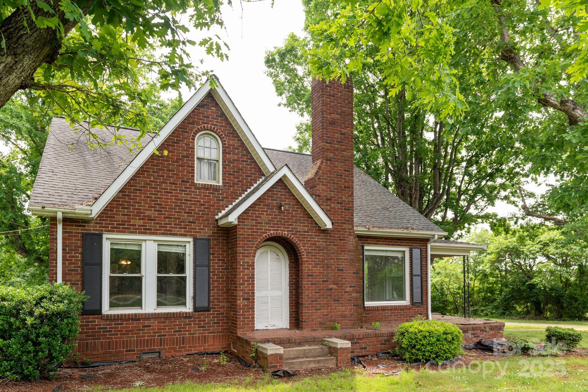 4098 S Nc Hwy 127 Highway — Hickory