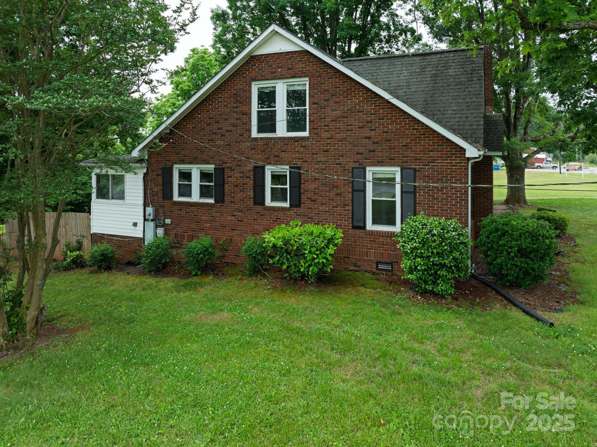 4098 S Nc Hwy 127 Highway — Hickory