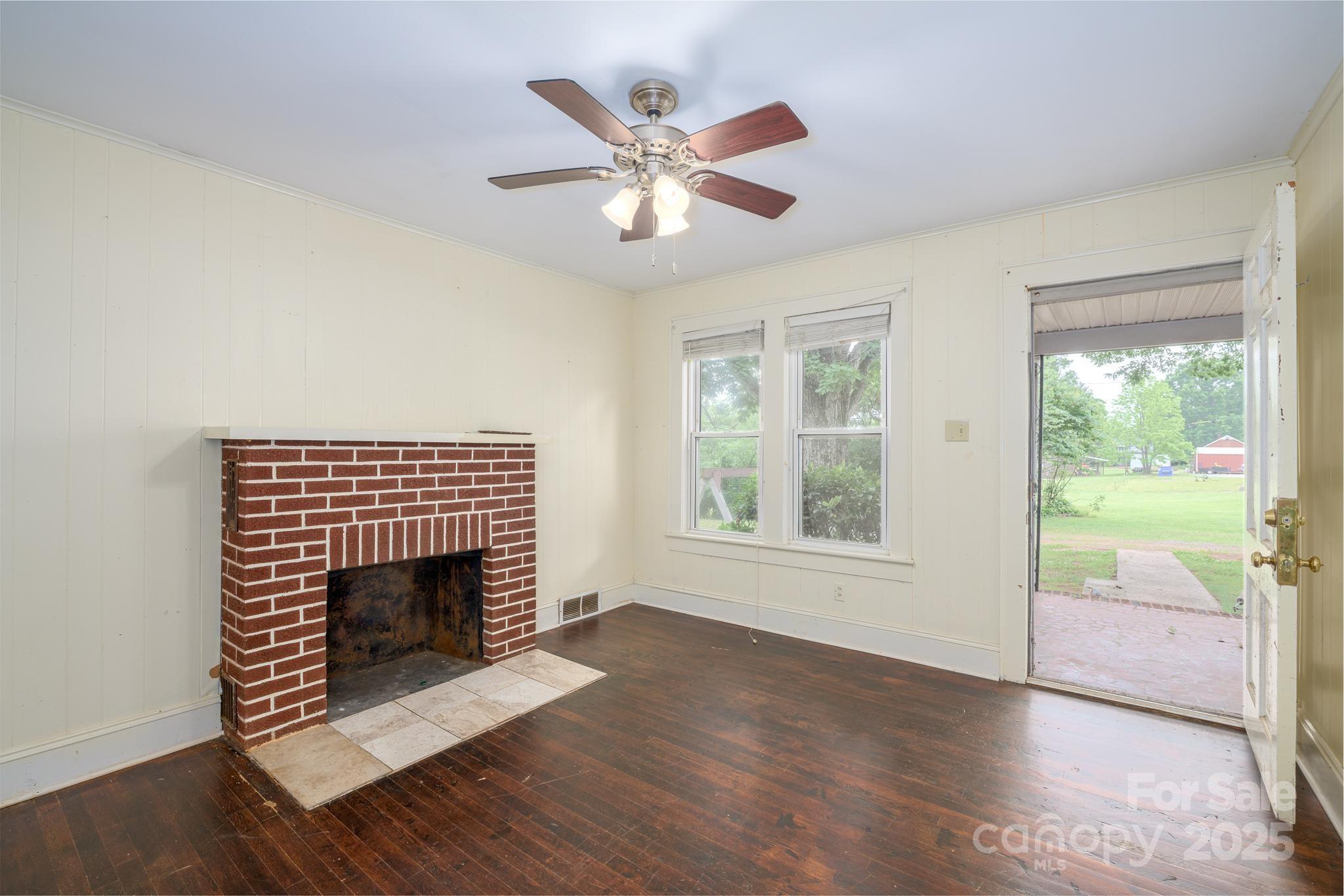 4098 S Nc Hwy 127 Highway — Hickory