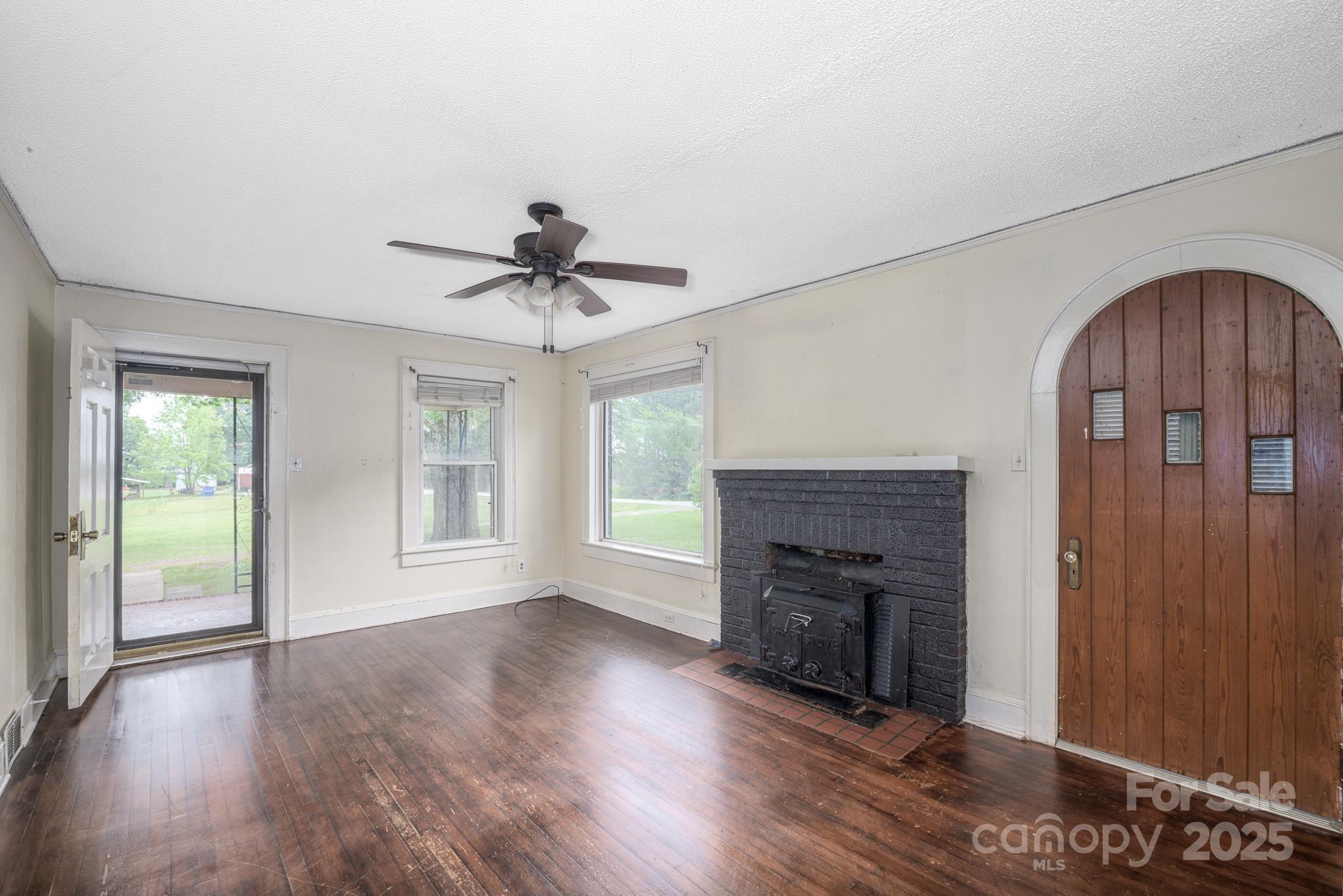 4098 S Nc Hwy 127 Highway — Hickory