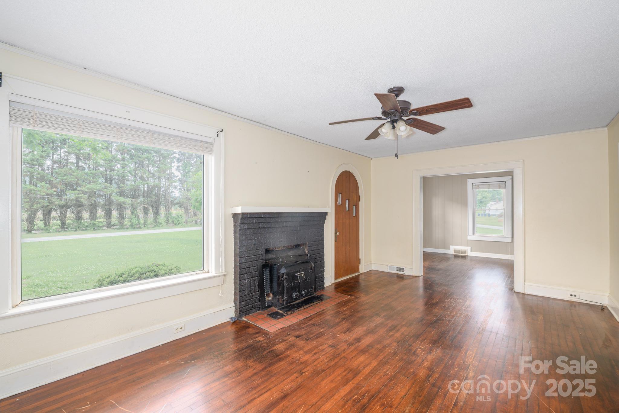 4098 S Nc Hwy 127 Highway — Hickory