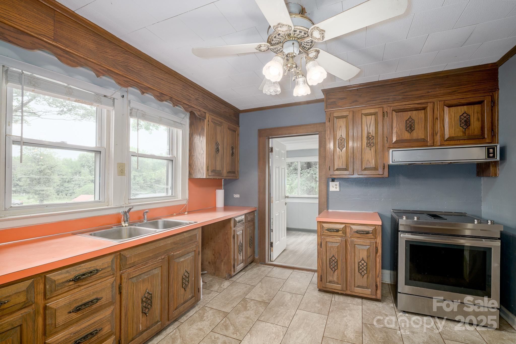 4098 S Nc Hwy 127 Highway — Hickory