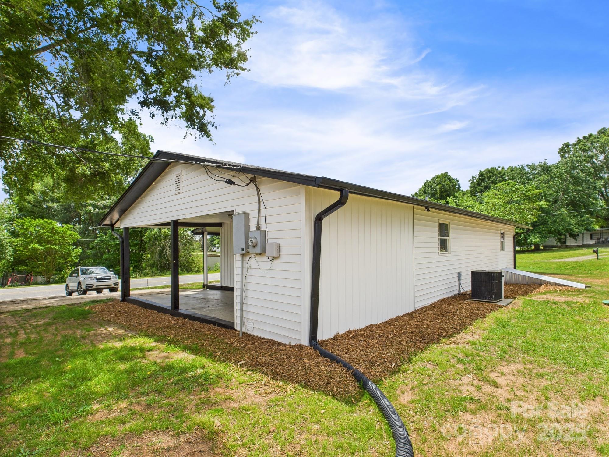 120 Hepler Road — Taylorsville
