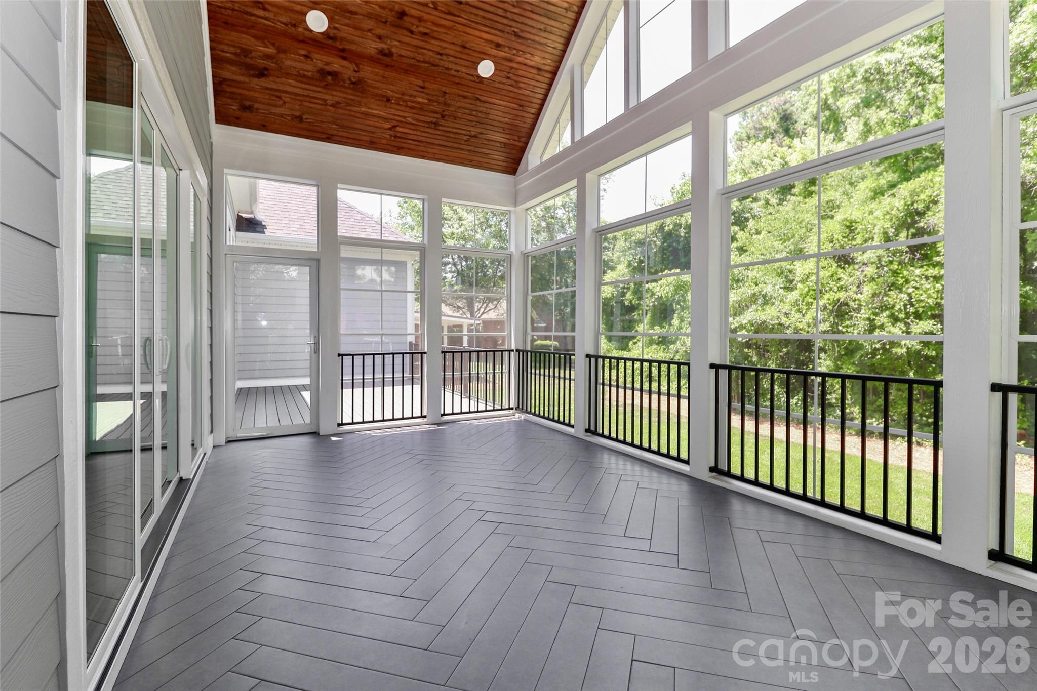1061 The Glen Street — Statesville
