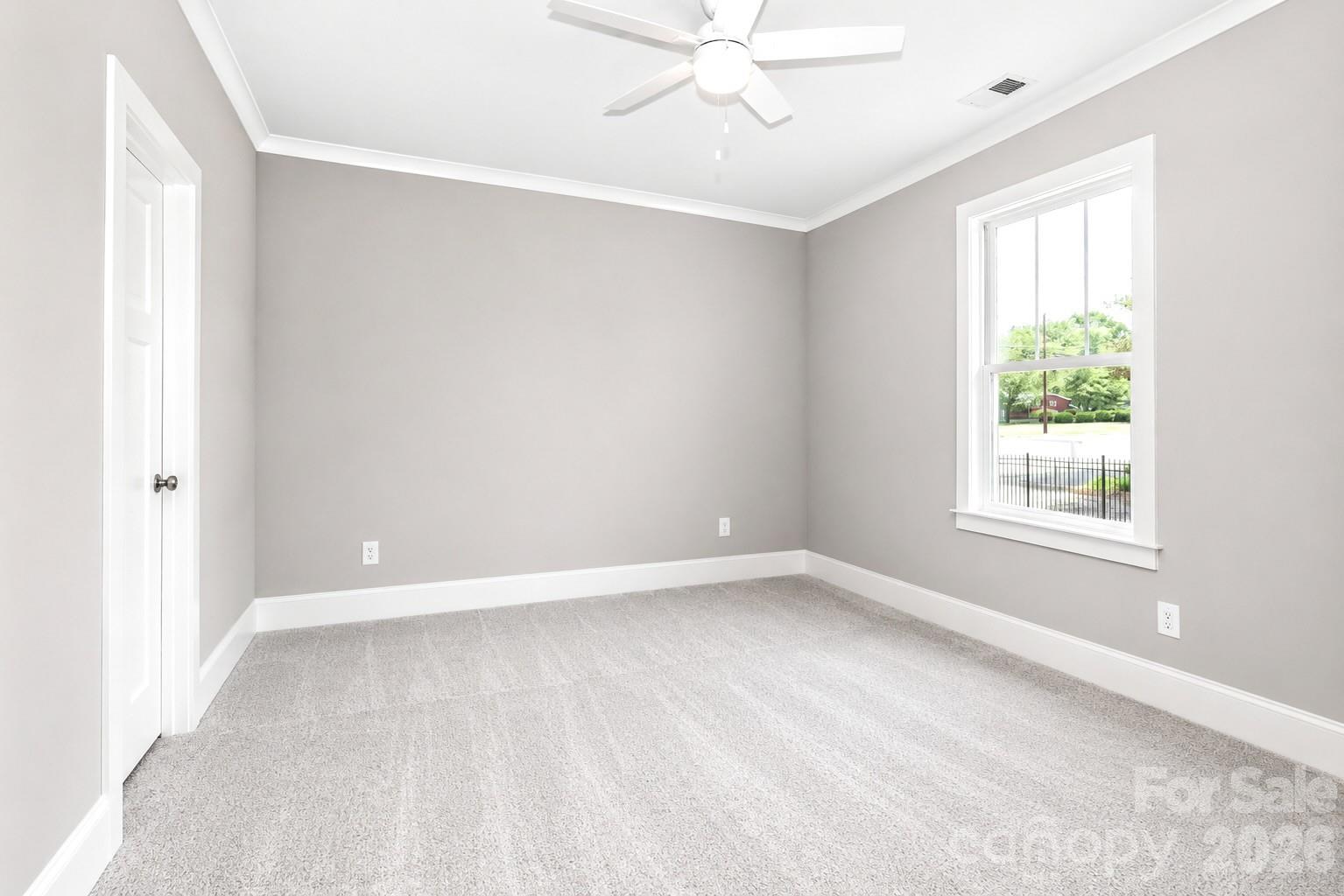 1061 The Glen Street — Statesville