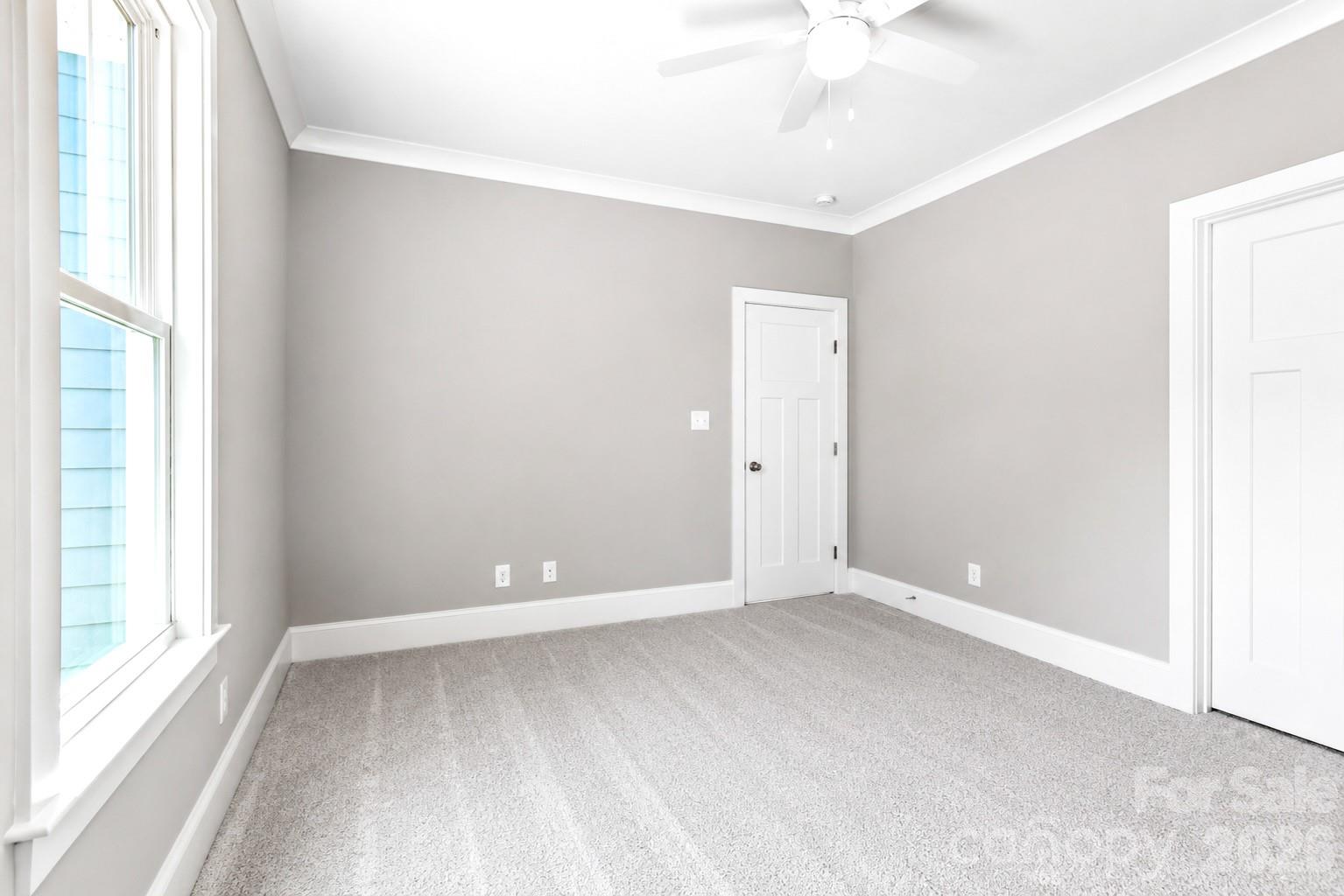 1061 The Glen Street — Statesville