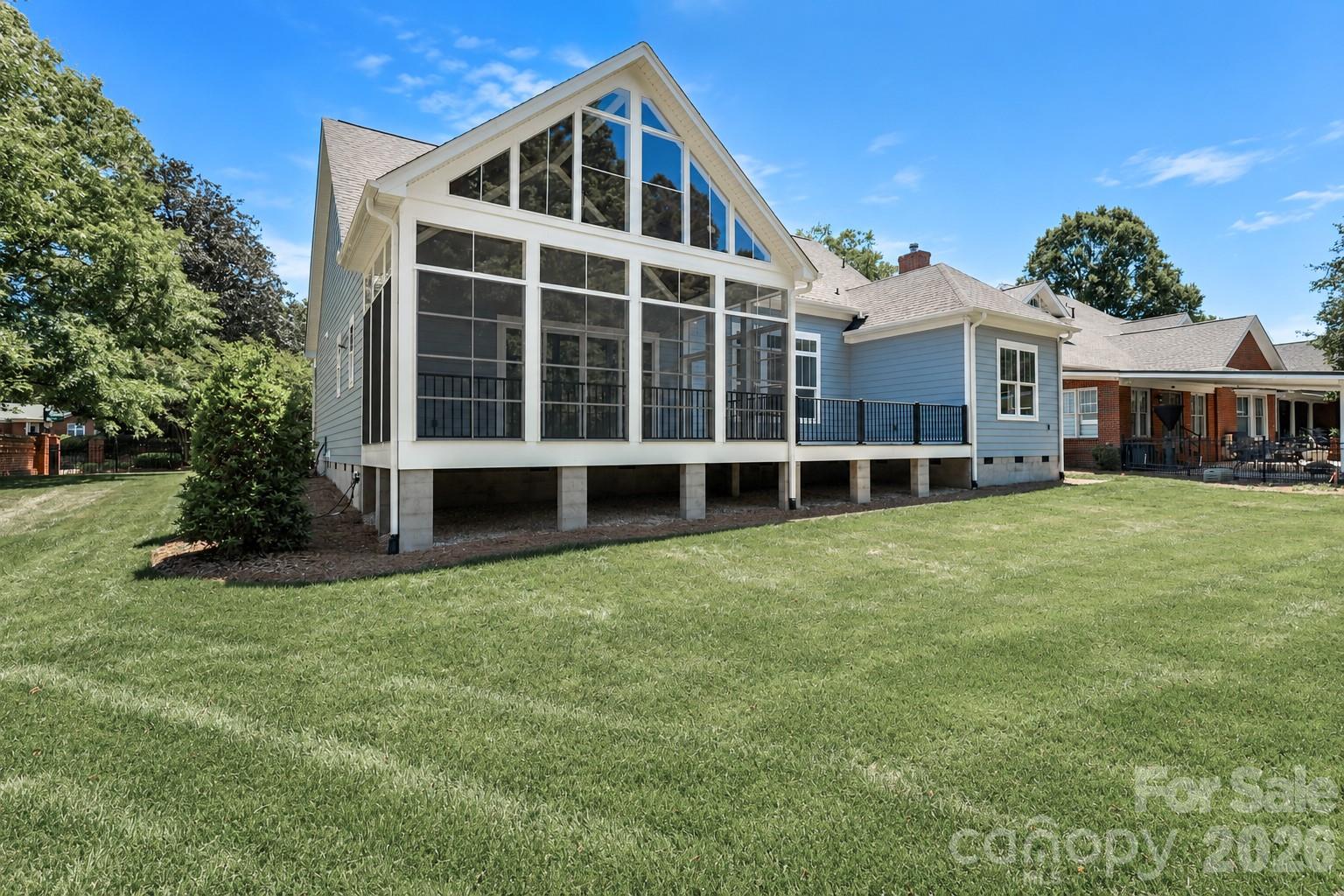 1061 The Glen Street — Statesville