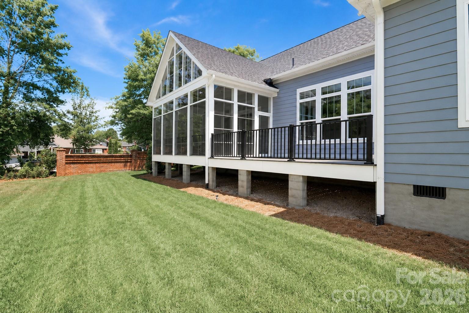 1061 The Glen Street — Statesville
