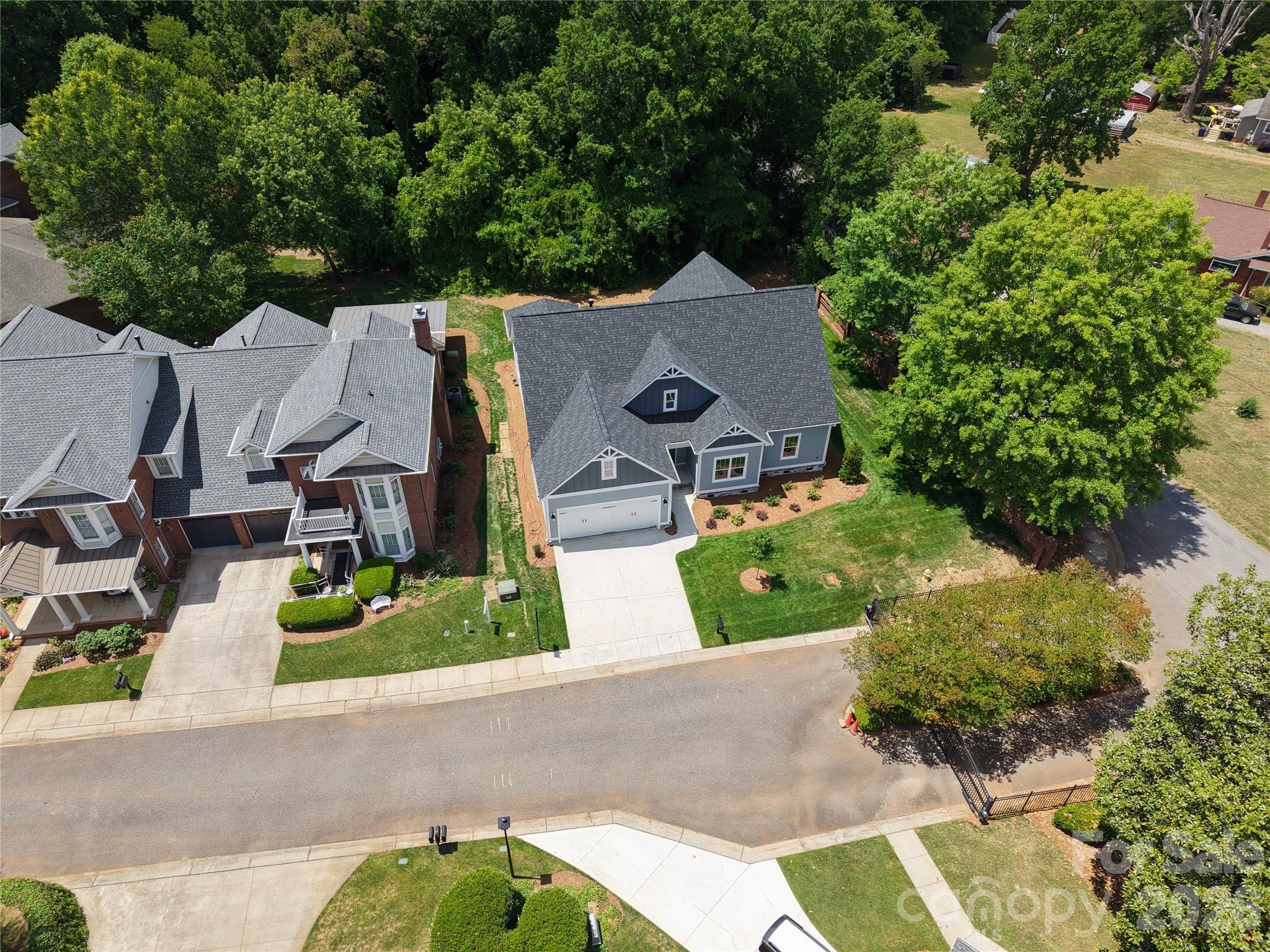 1061 The Glen Street — Statesville
