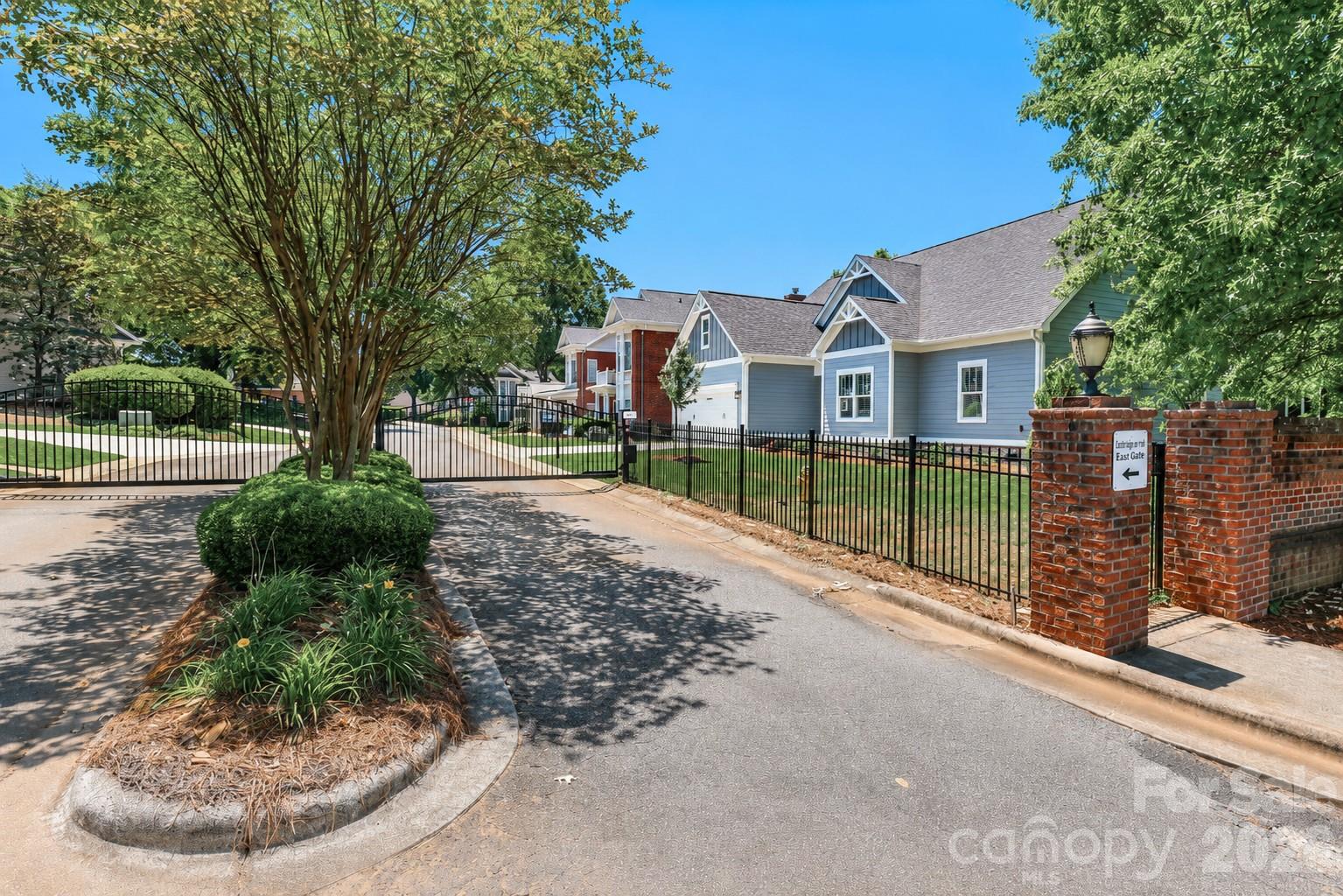 1061 The Glen Street — Statesville