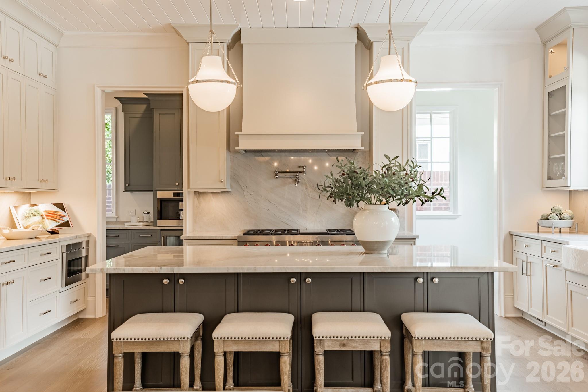 2113 Brandon Circle — Charlotte