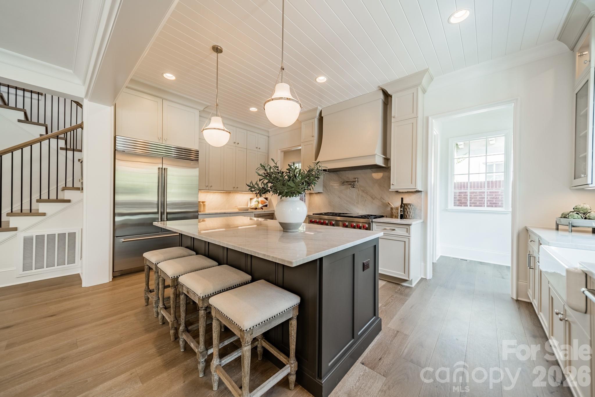 2113 Brandon Circle — Charlotte