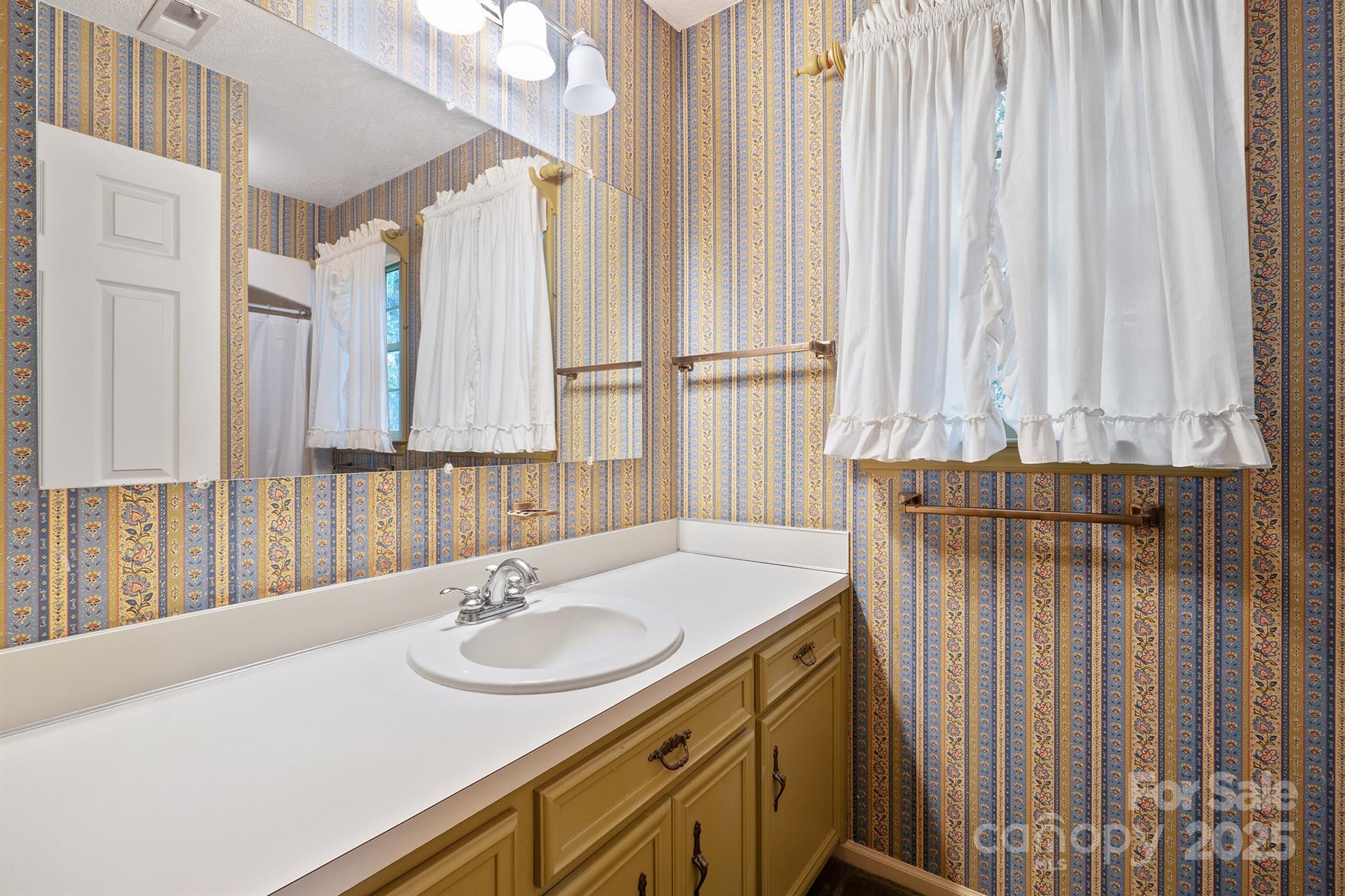 112 Julia Drive — Lincolnton