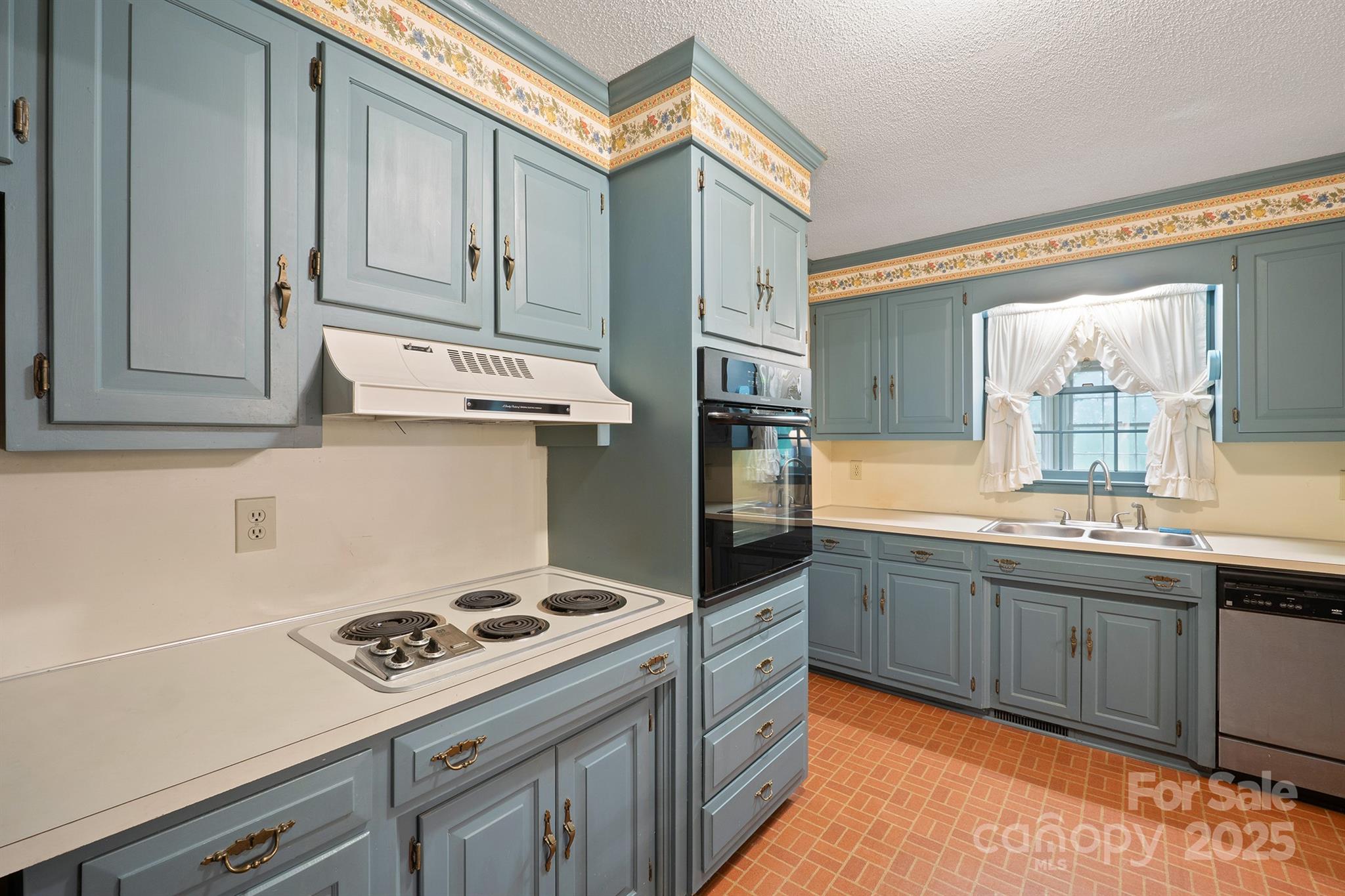 112 Julia Drive — Lincolnton