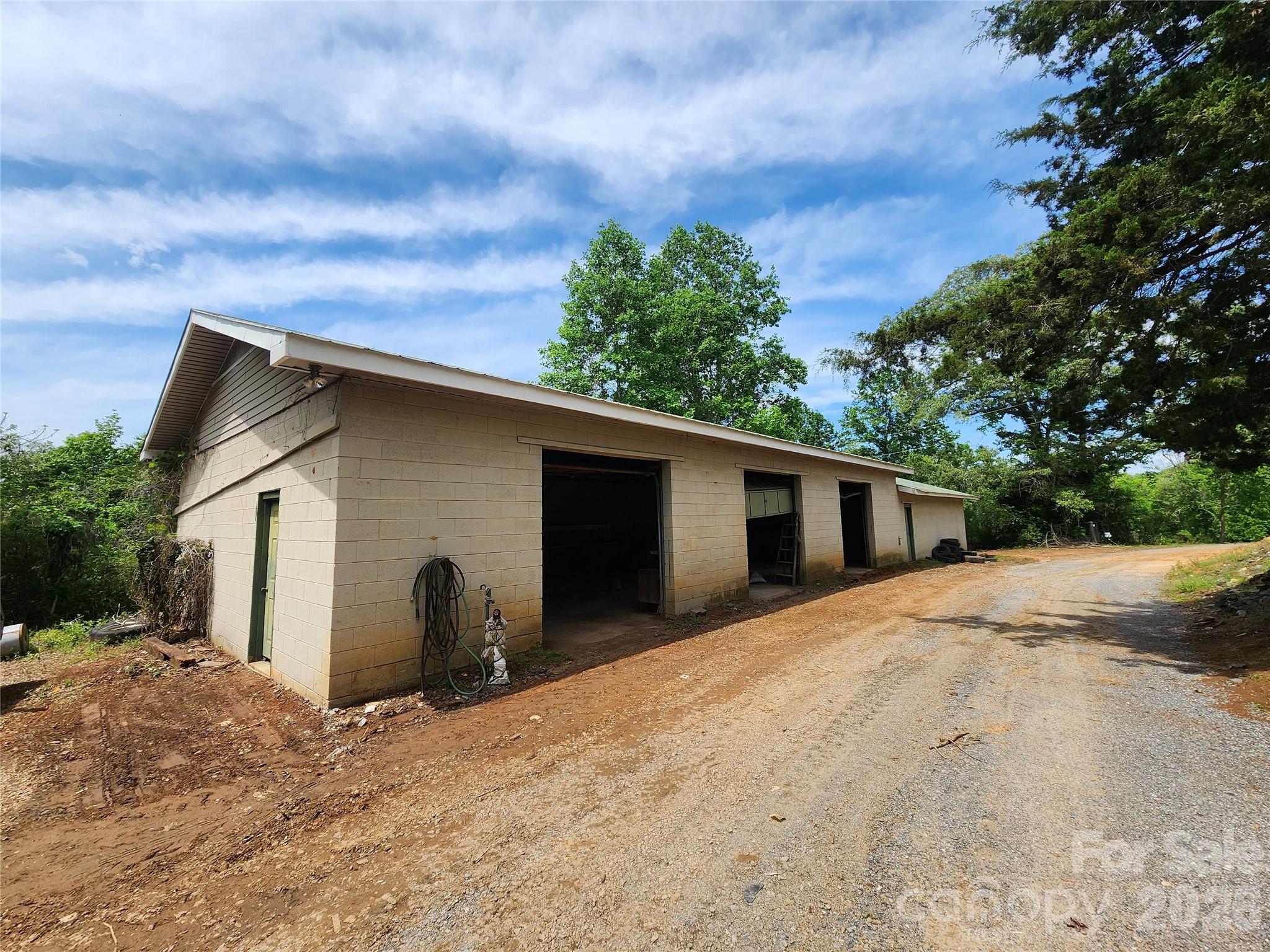 130 Susan Road — Casar
