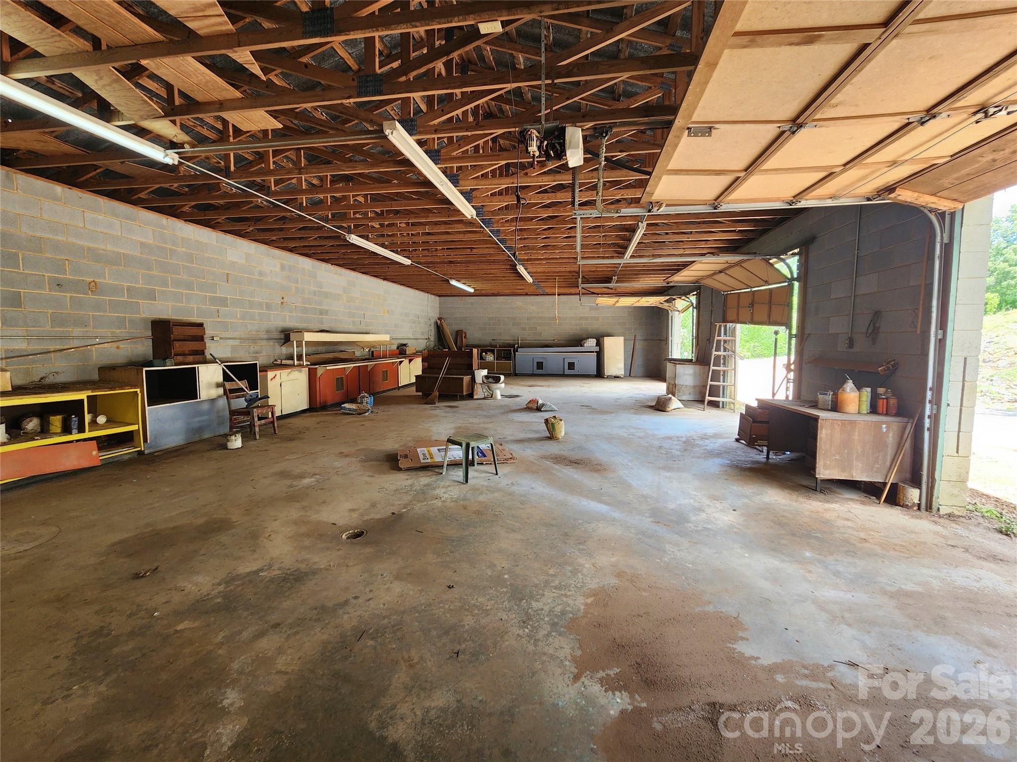 130 Susan Road — Casar