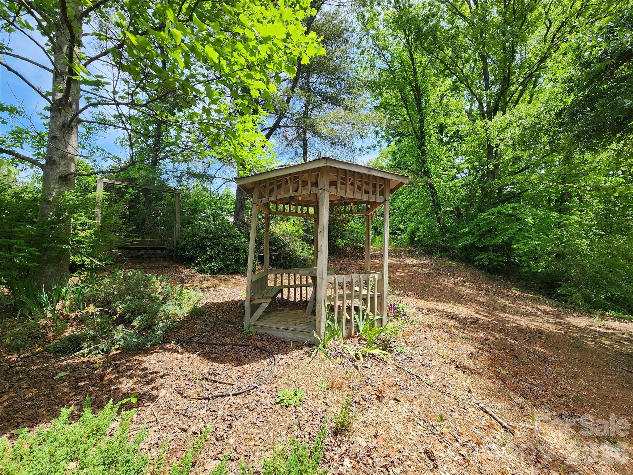 130 Susan Road — Casar