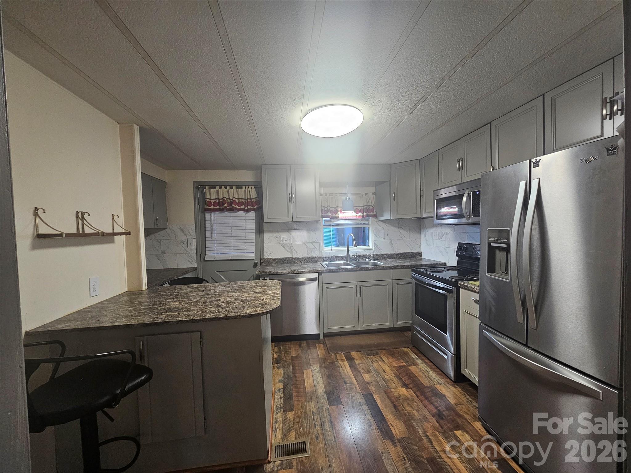 130 Susan Road — Casar
