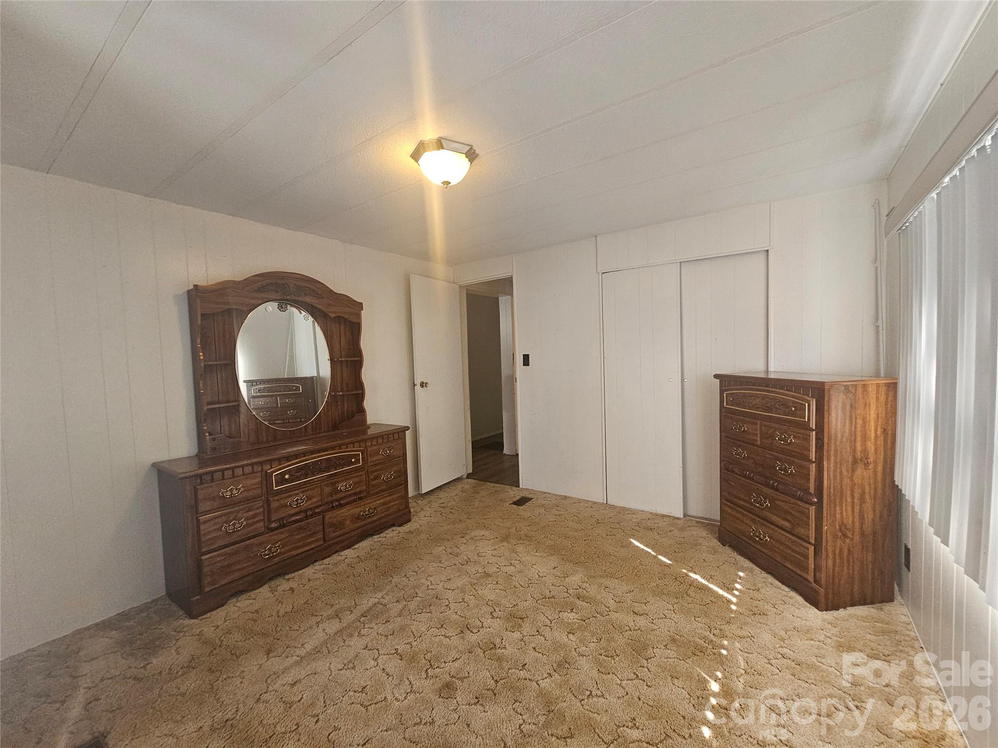 130 Susan Road — Casar