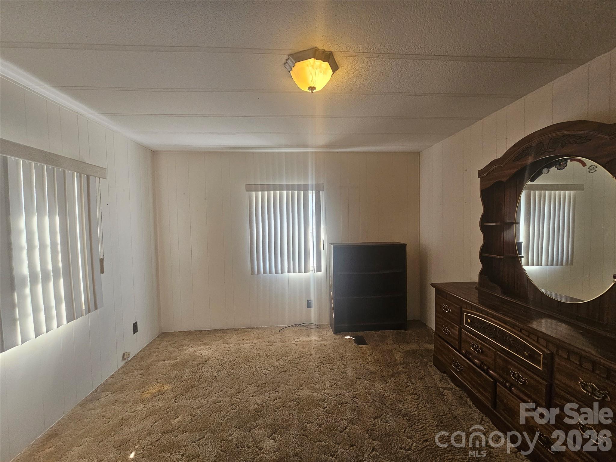 130 Susan Road — Casar