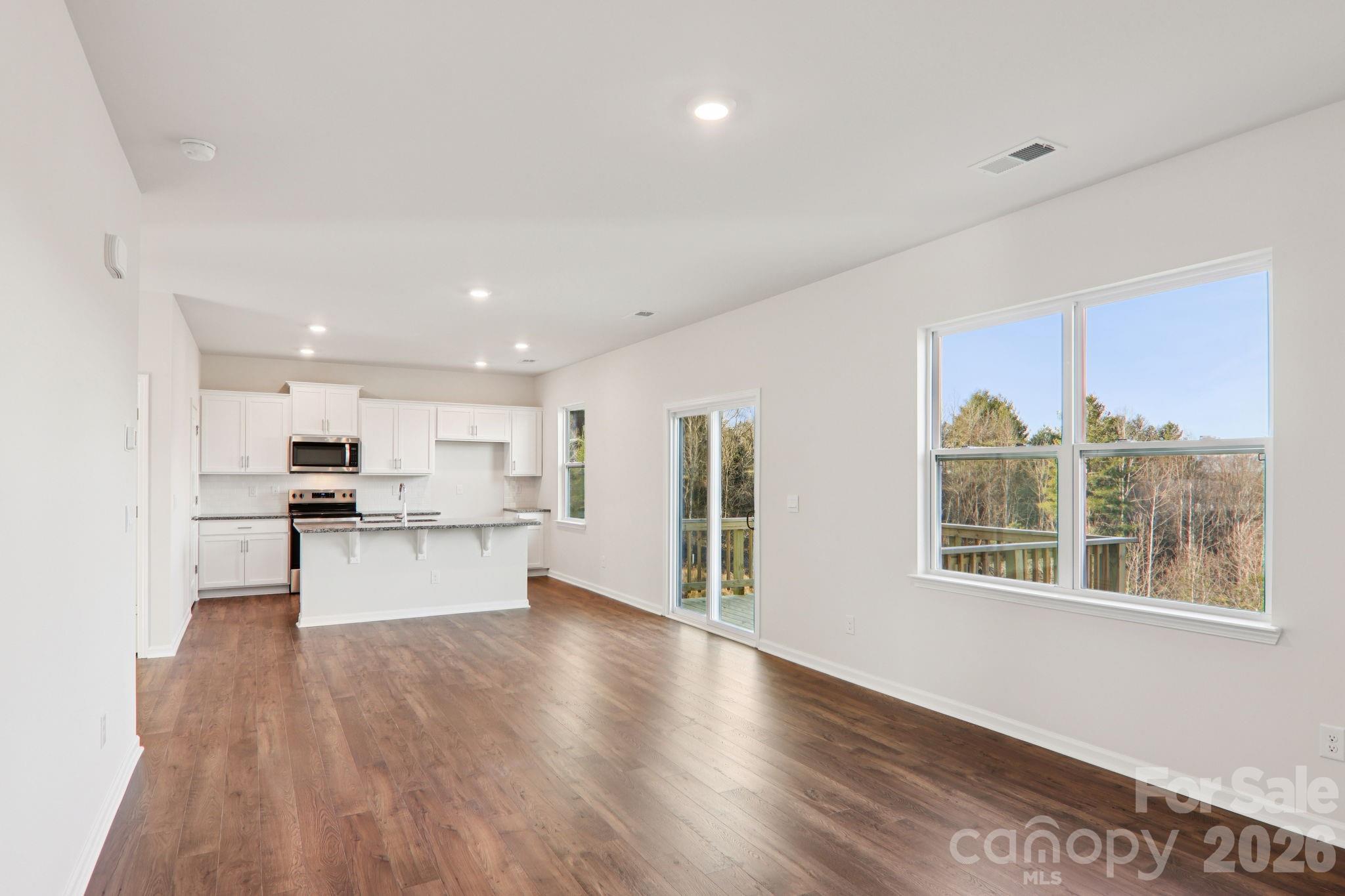 823 Adelston Lane — Asheville