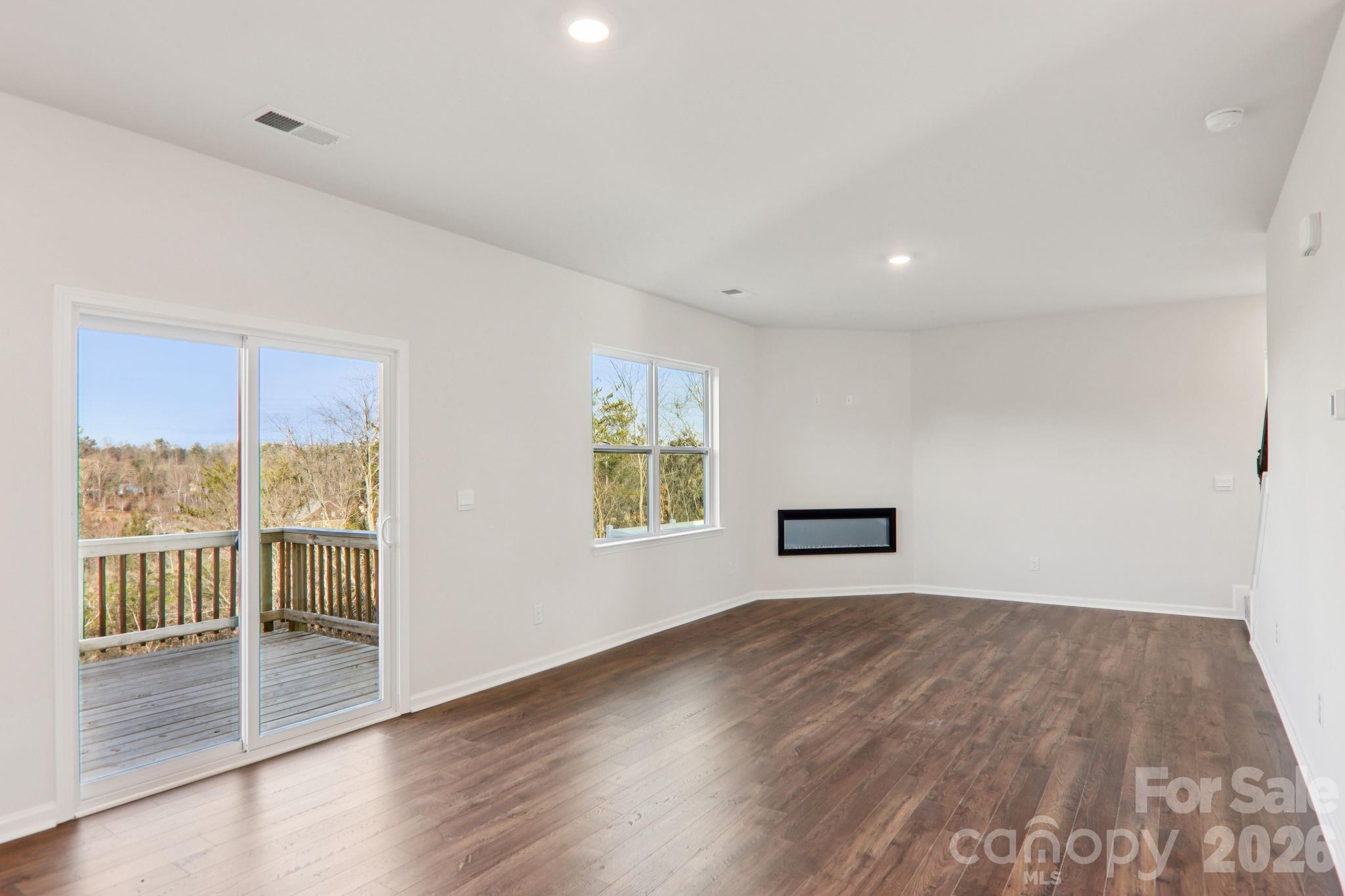 823 Adelston Lane — Asheville