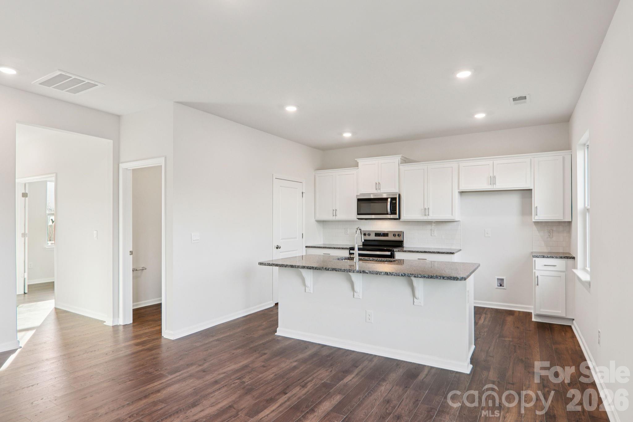 823 Adelston Lane — Asheville