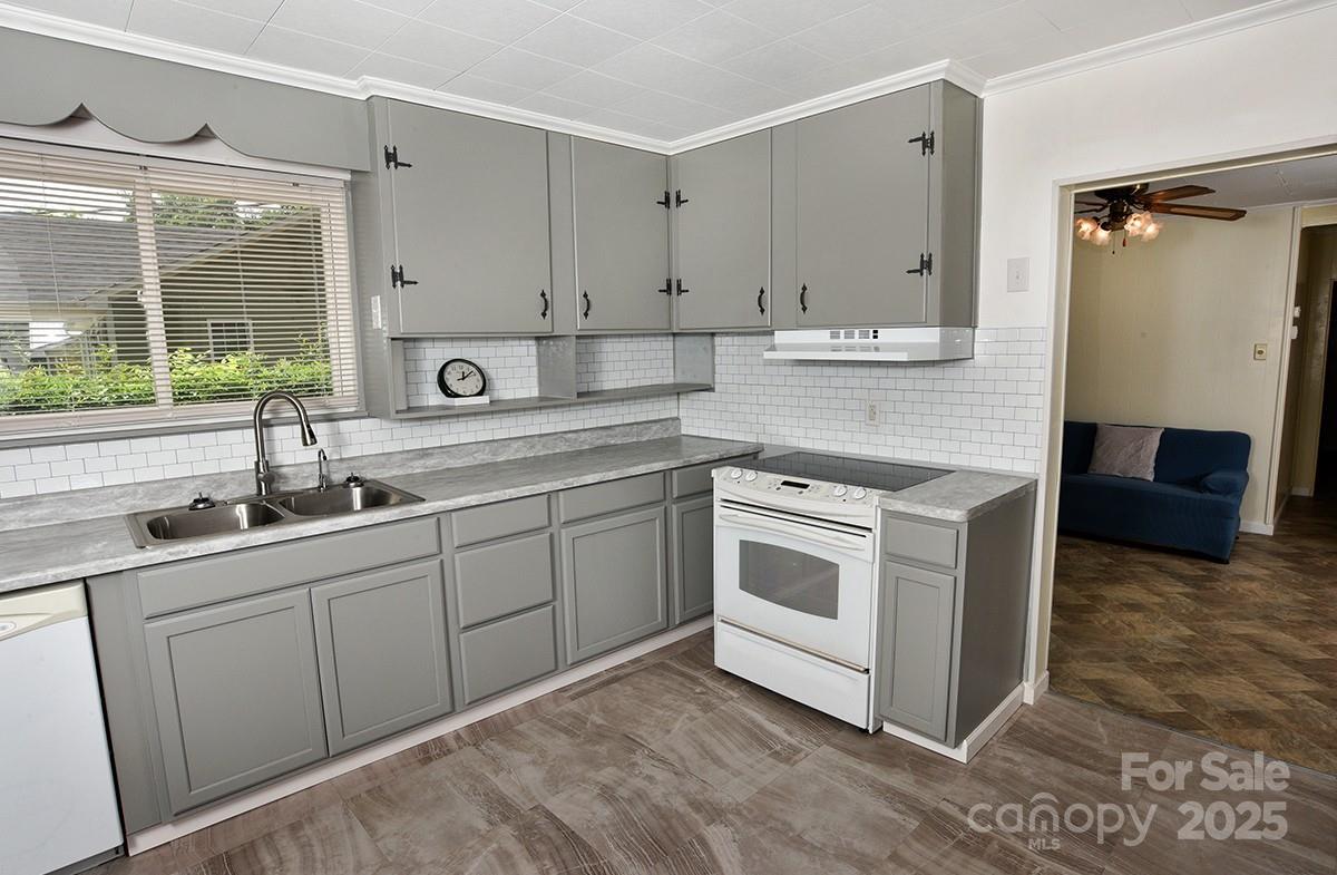 709 Sunset Drive — Salisbury