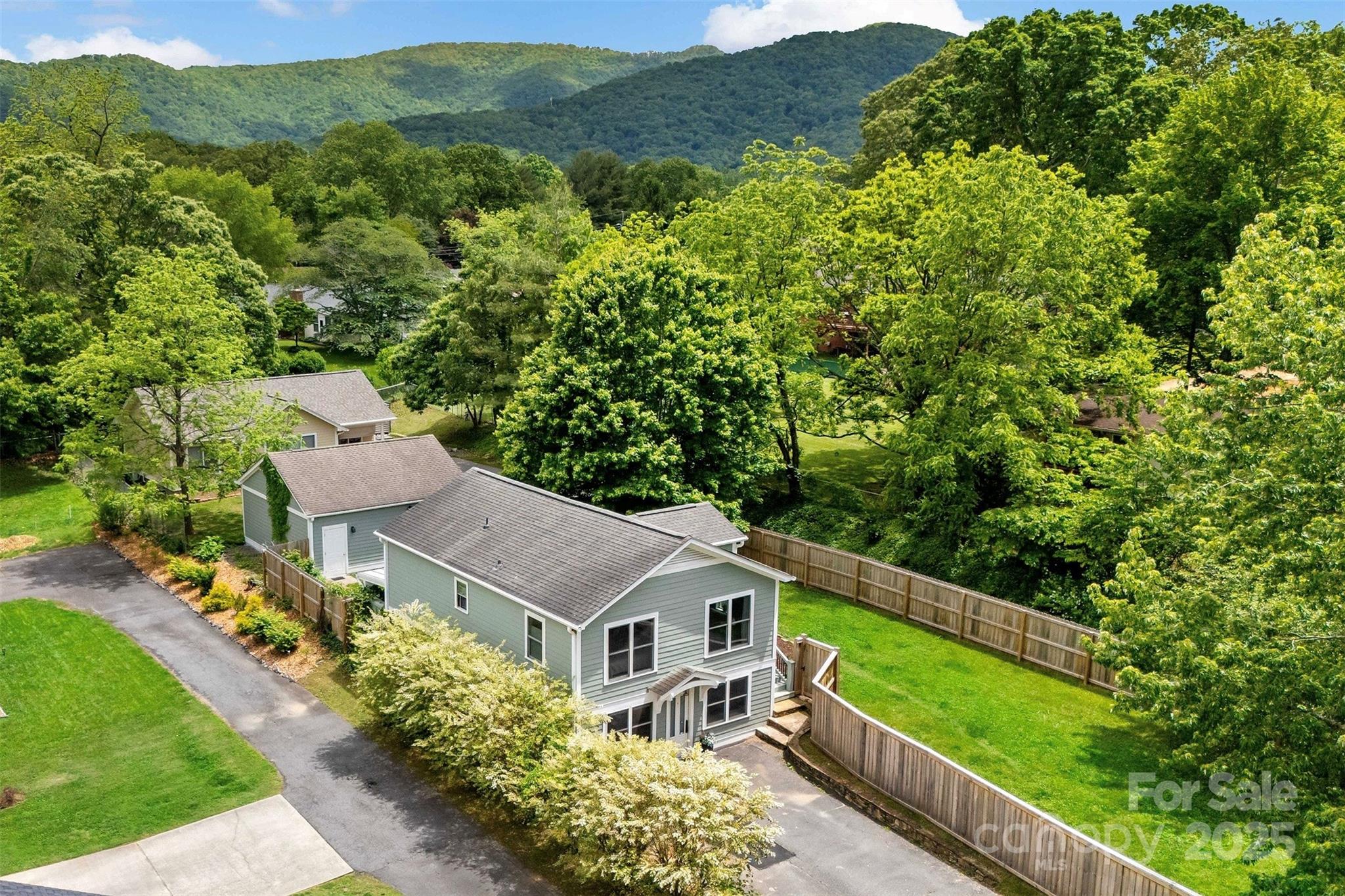 24 Browndale Road — Asheville
