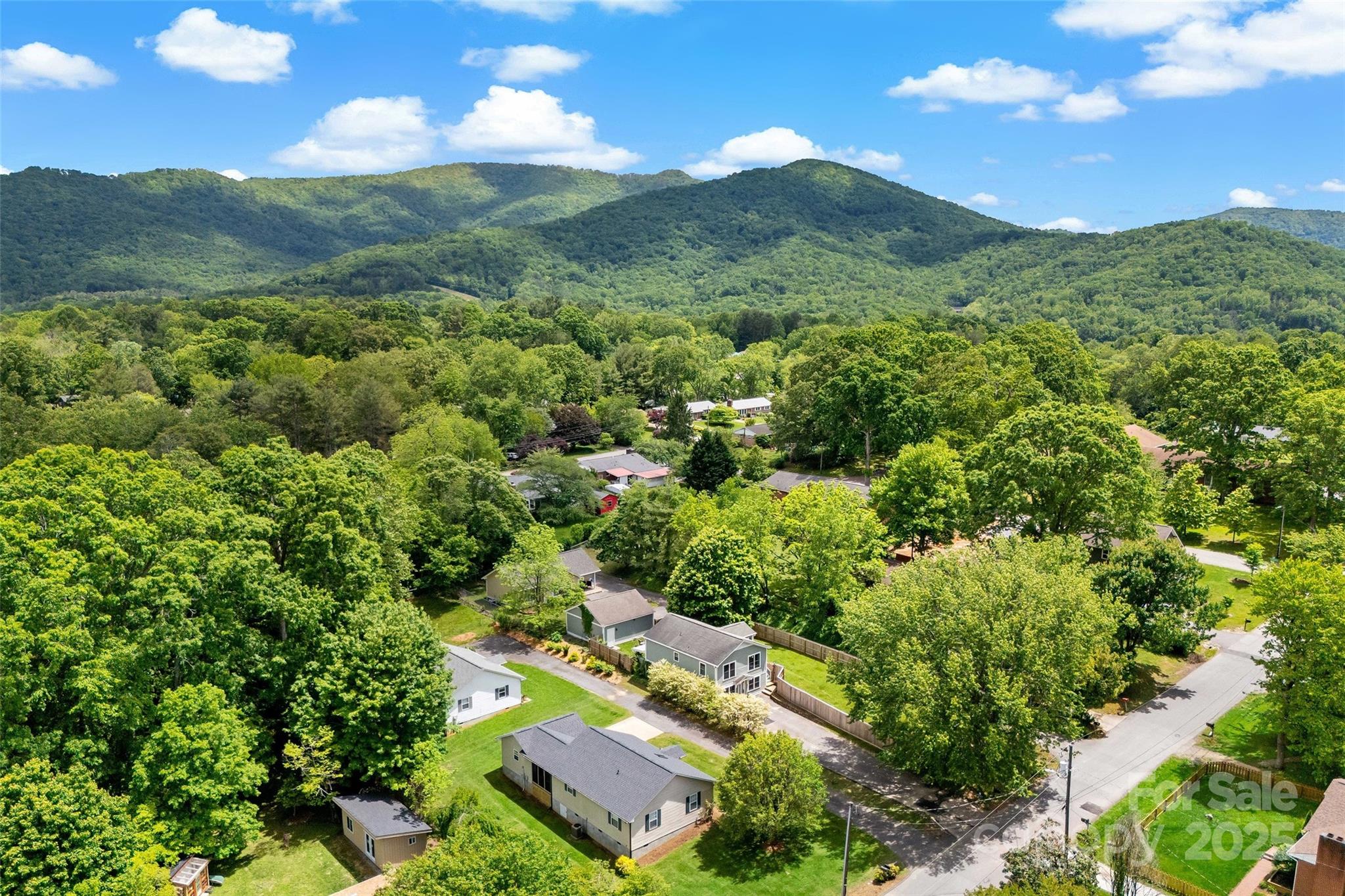 24 Browndale Road — Asheville