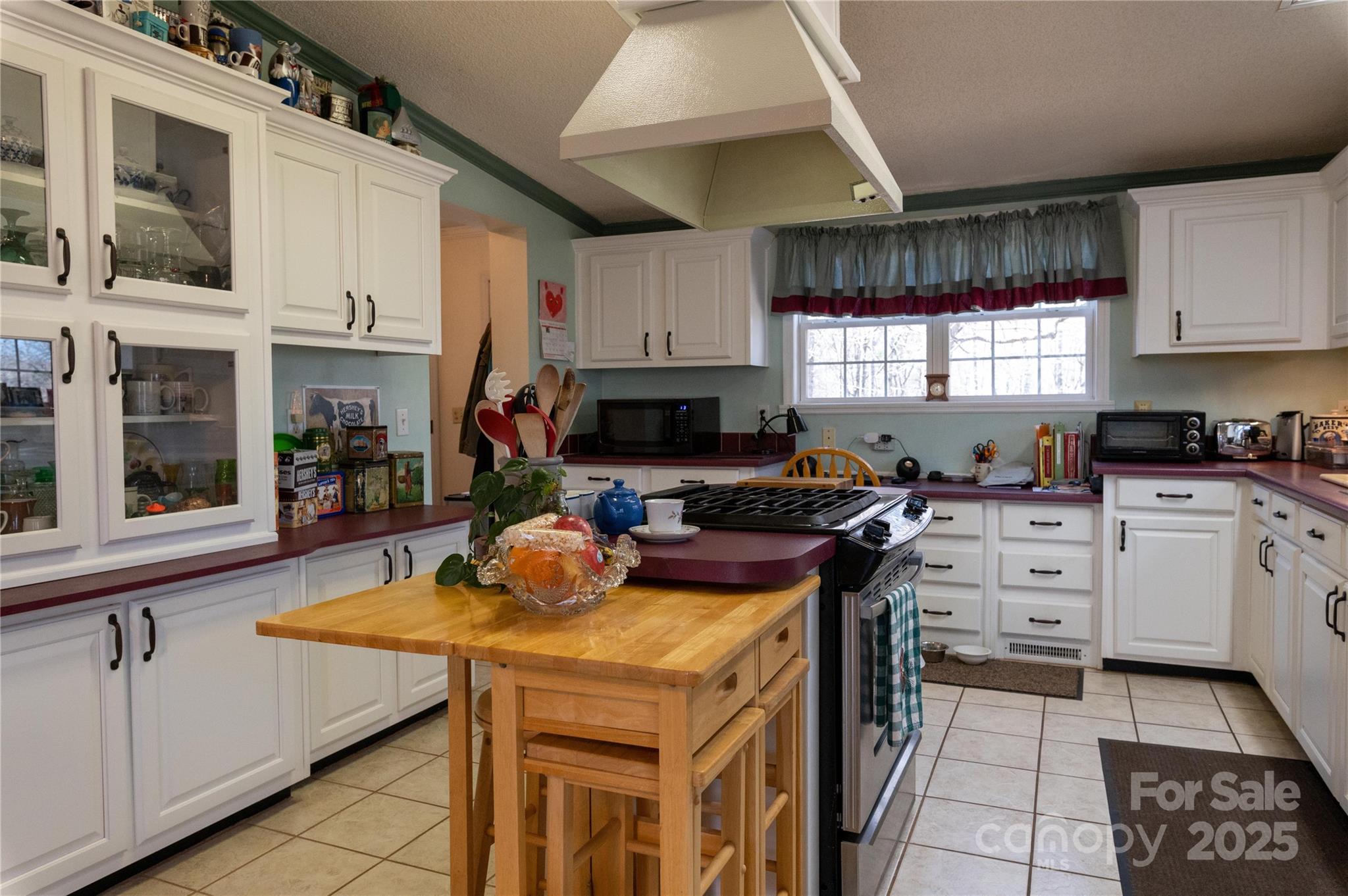 120 Powderhorn Drive — Burnsville