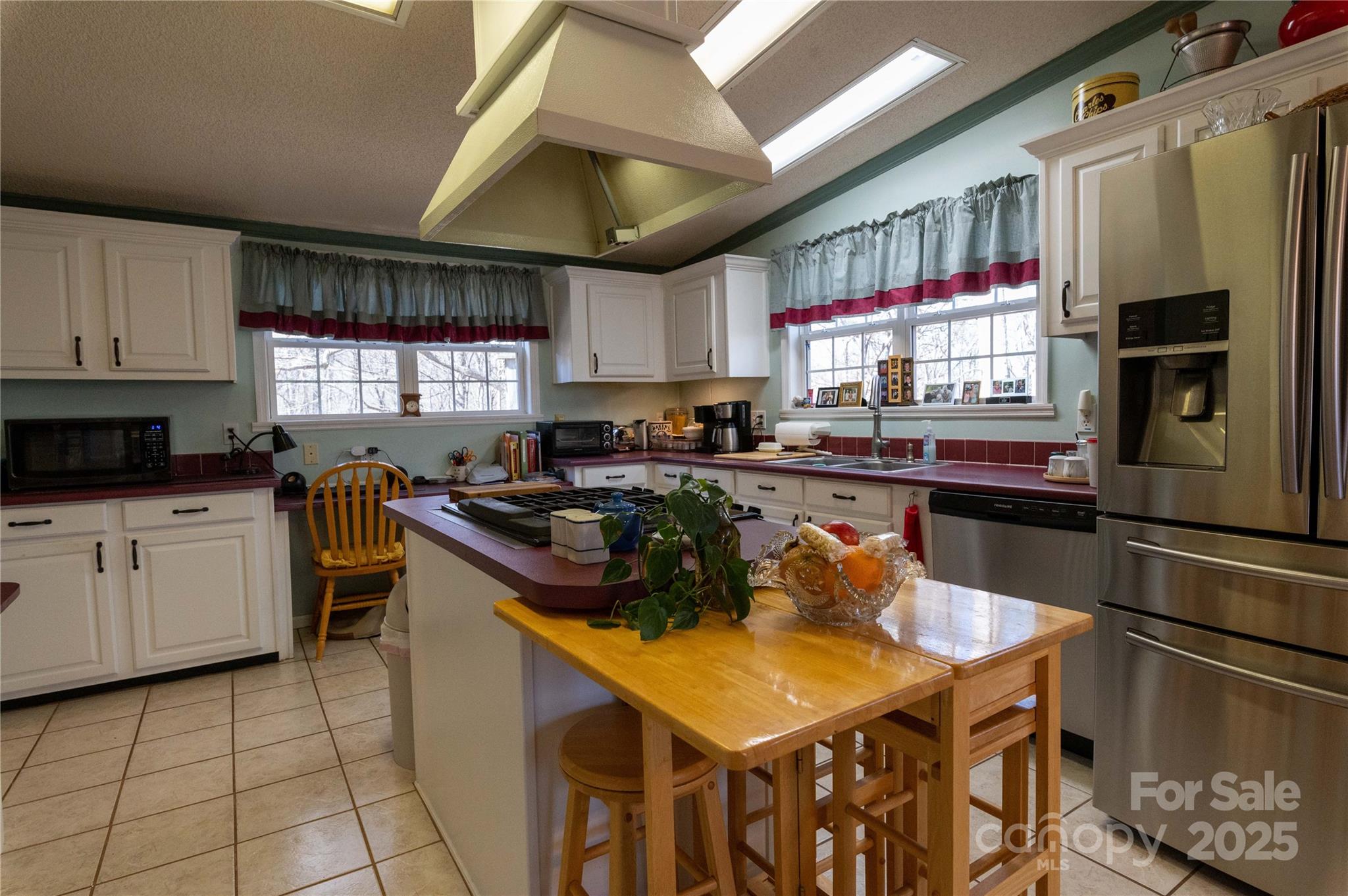 120 Powderhorn Drive — Burnsville