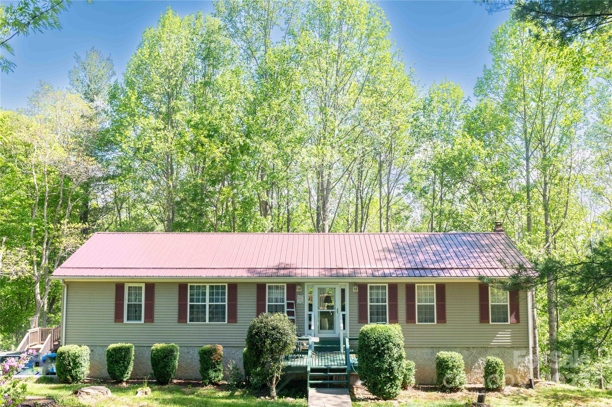 120 Powderhorn Drive — Burnsville