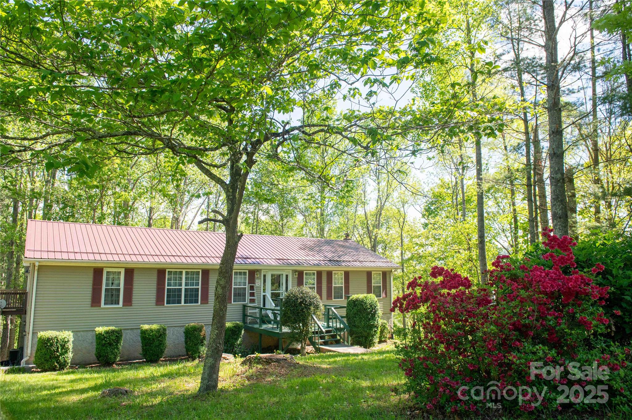 120 Powderhorn Drive — Burnsville