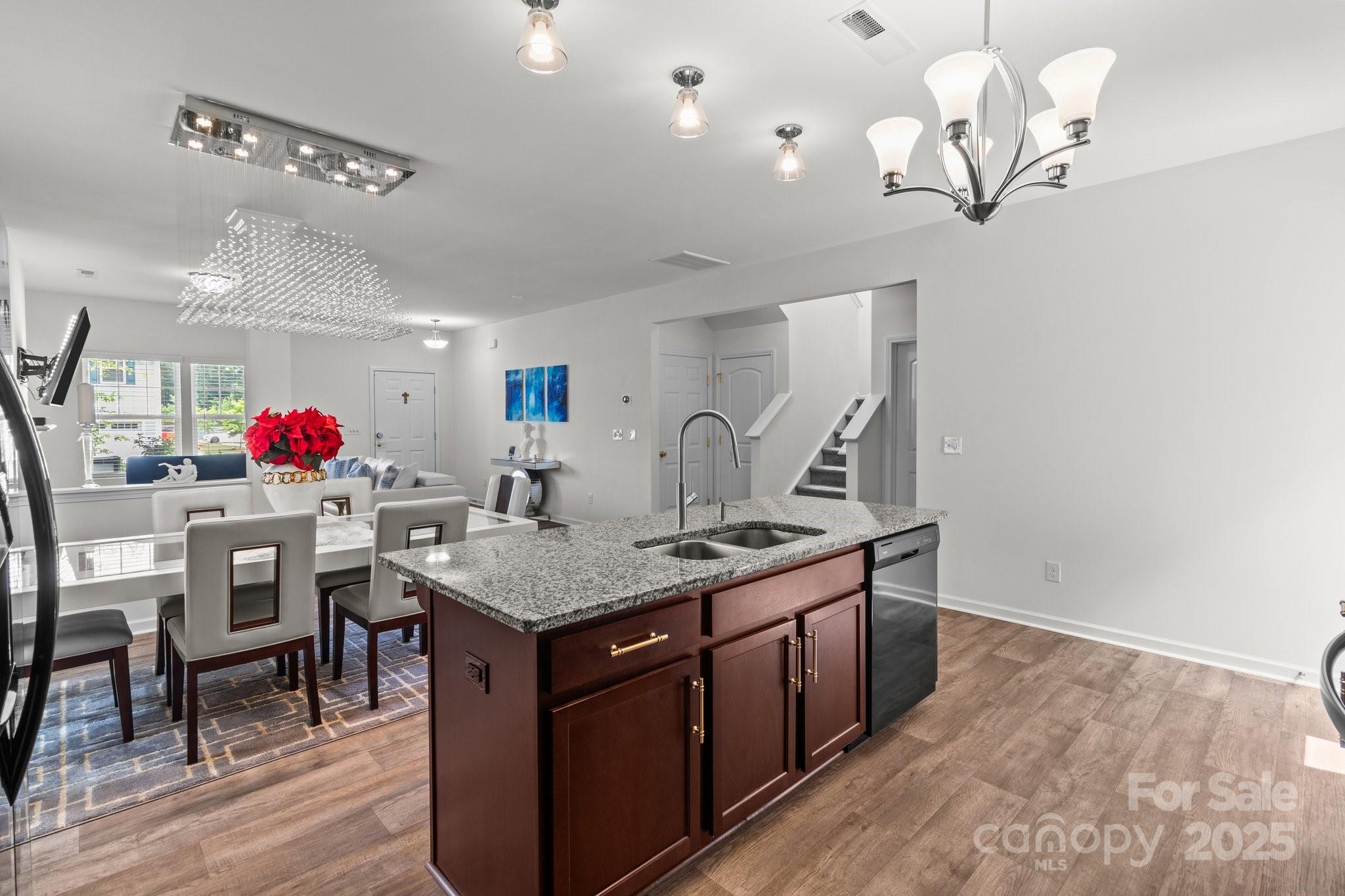 9132 Colwick Hill Lane — Charlotte