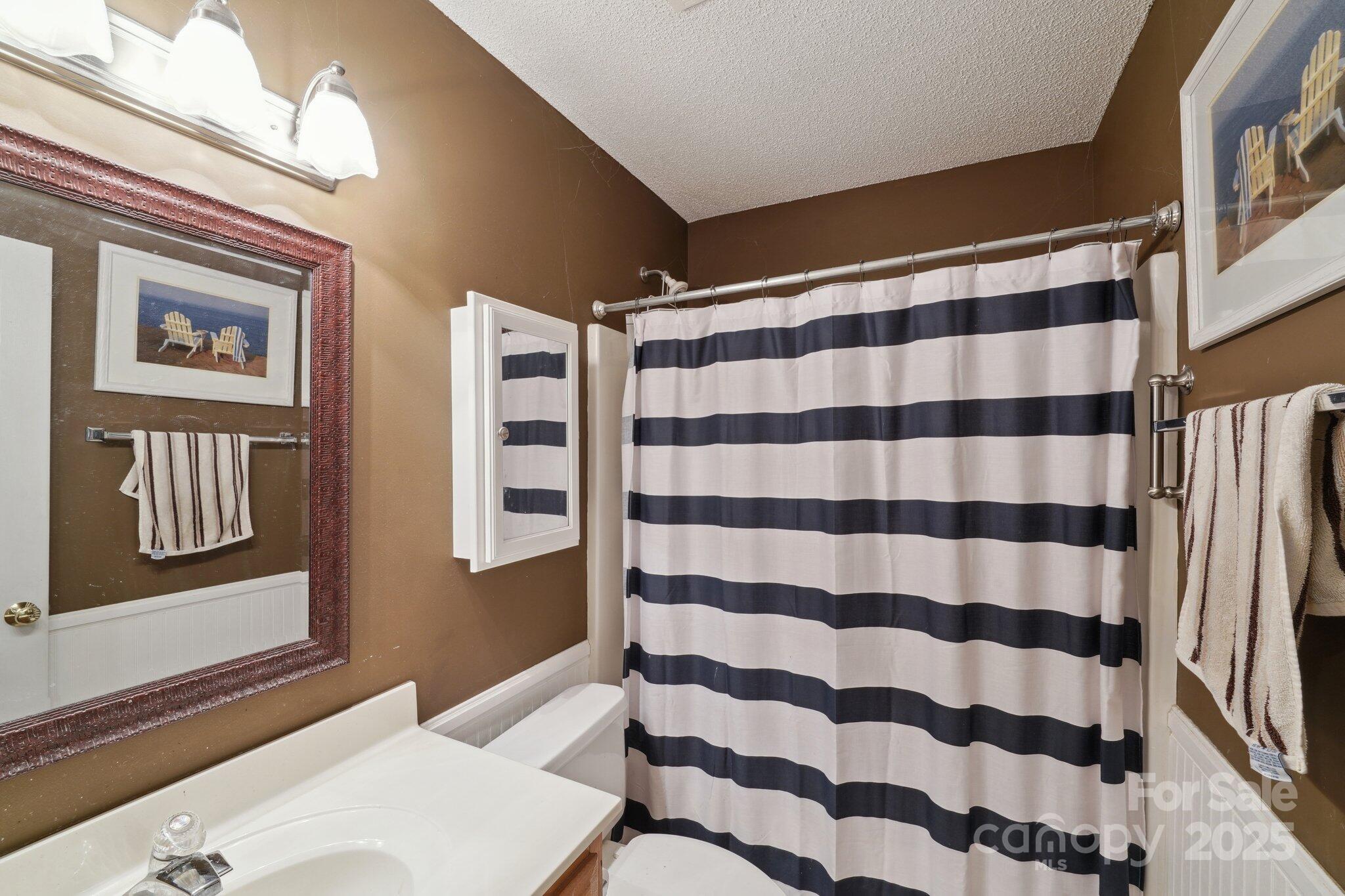 8105 Castlemaine Drive — Matthews