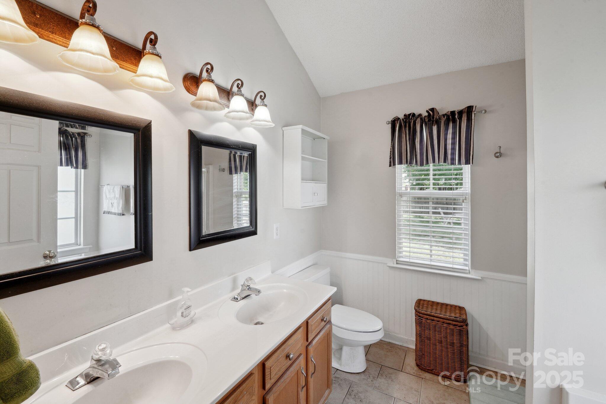 8105 Castlemaine Drive — Matthews