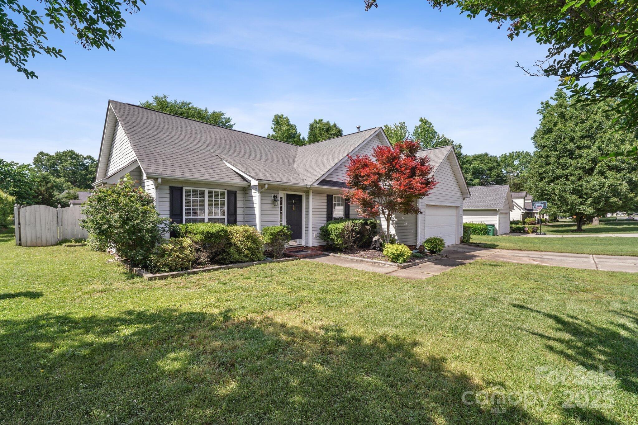 8105 Castlemaine Drive — Matthews