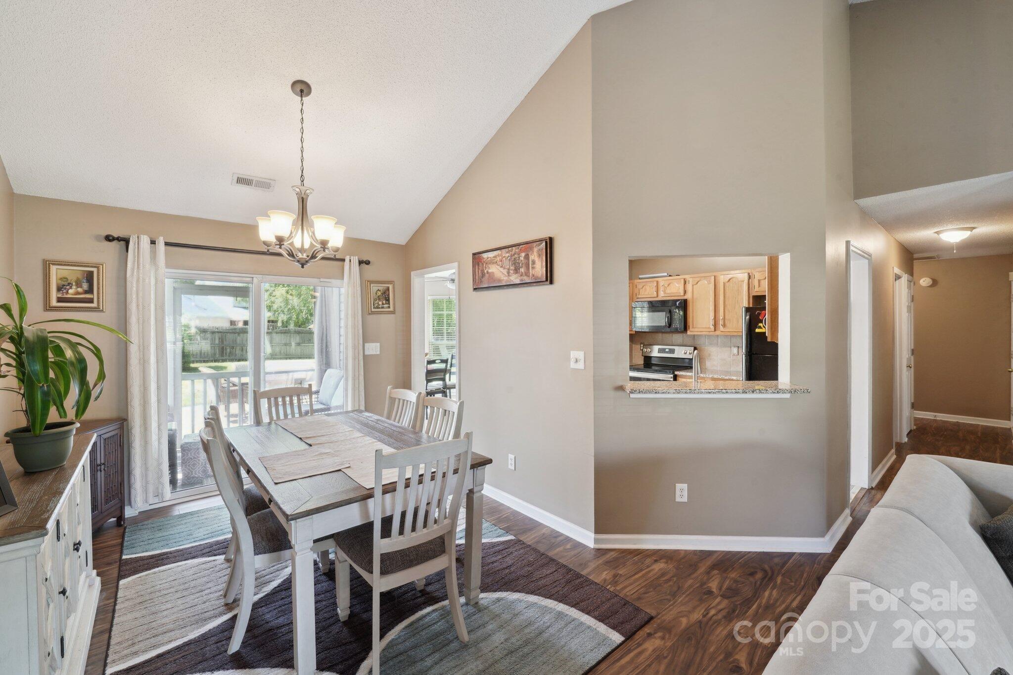 8105 Castlemaine Drive — Matthews