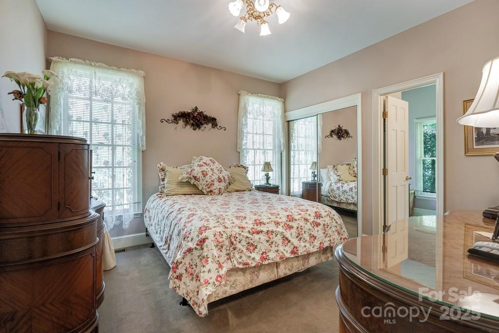 201 Hughes Creek — Columbus