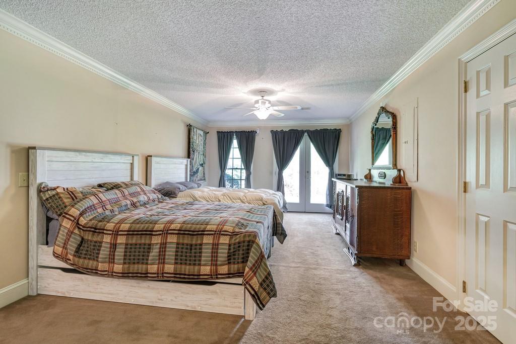201 Hughes Creek — Columbus