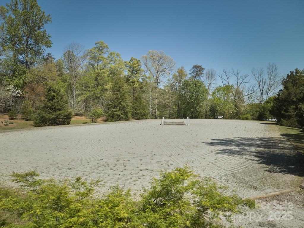 201 Hughes Creek — Columbus